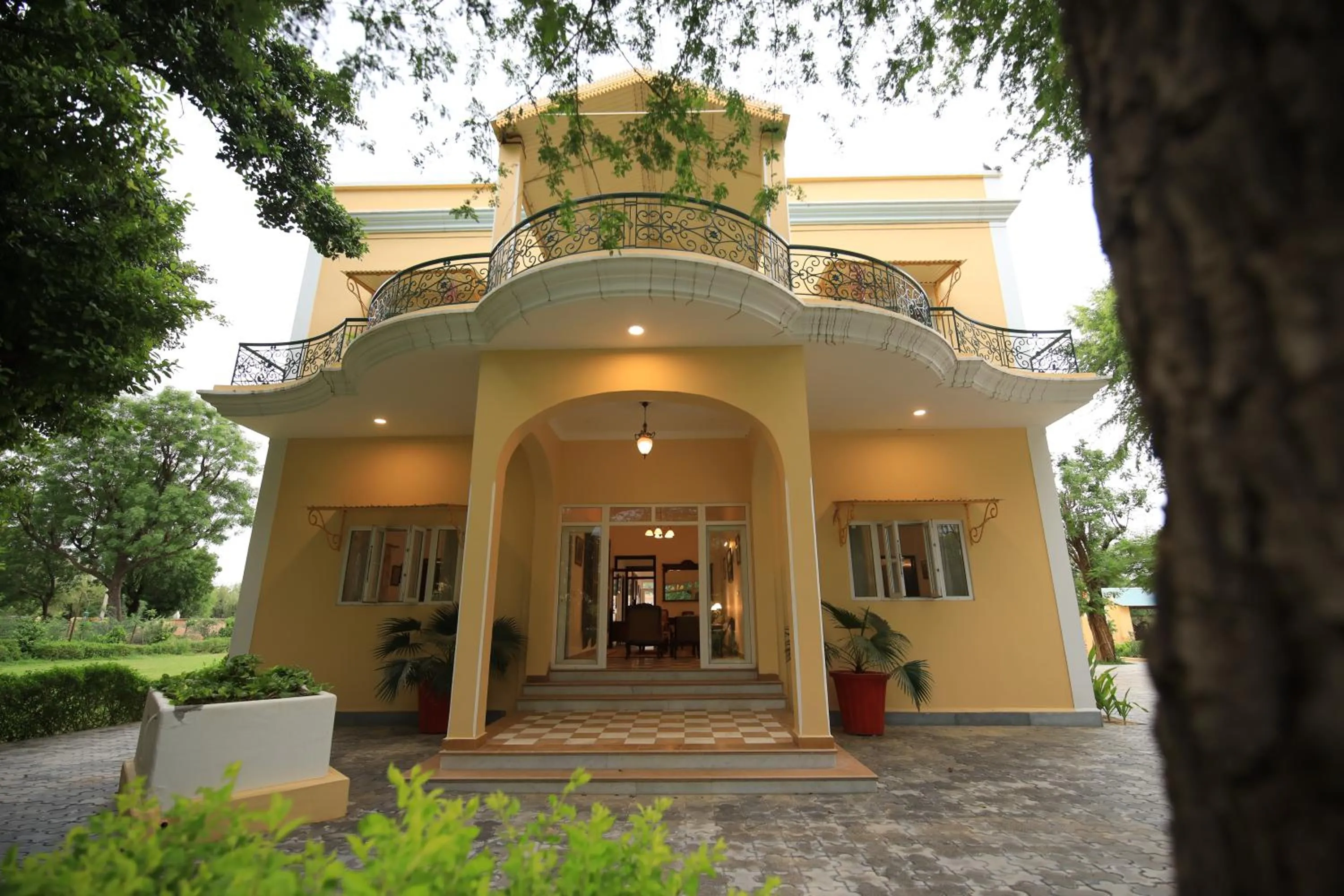 Property building in Roop Niwas Kothi, Near Mandawa