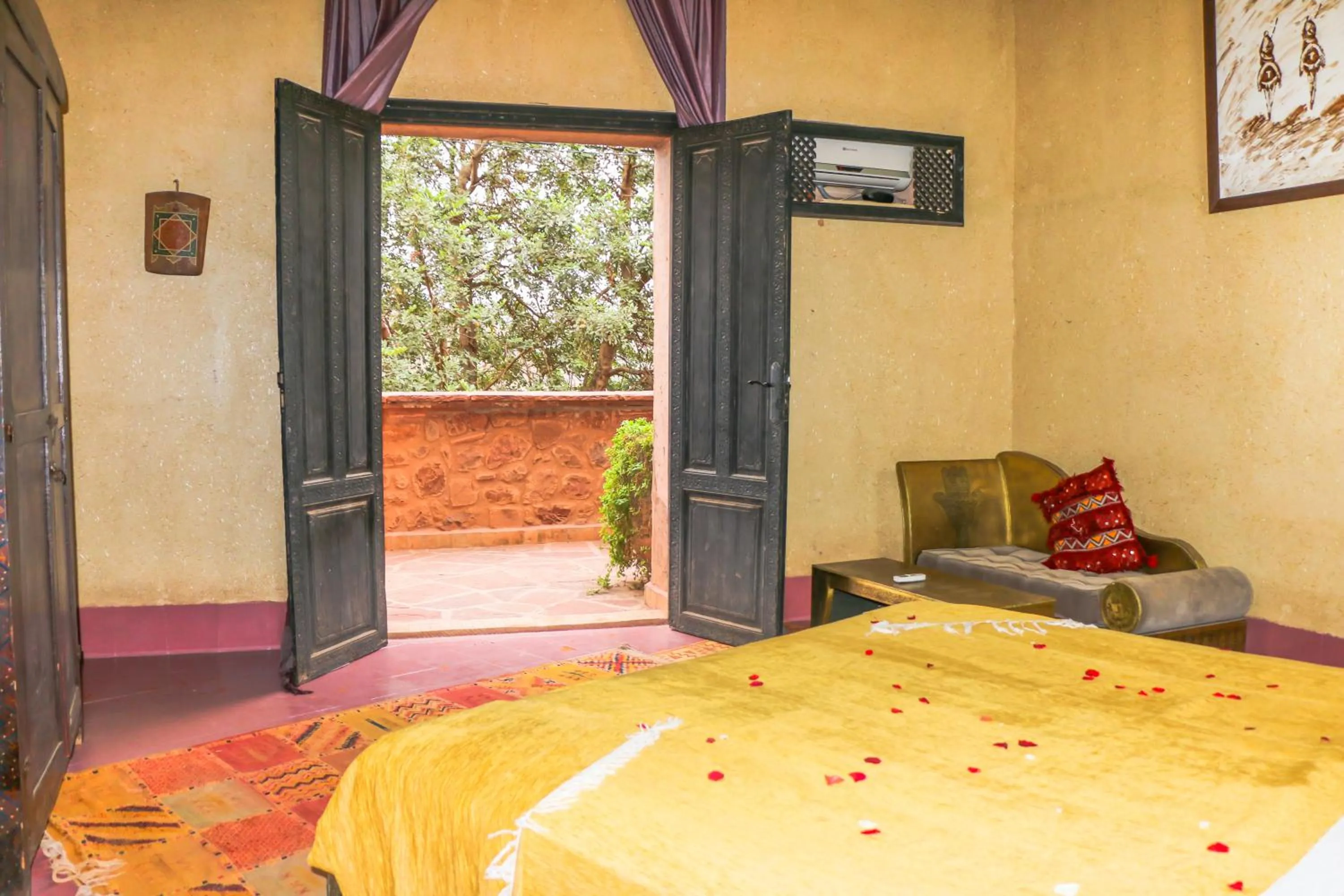 Bed in Riad Kasbah Omar