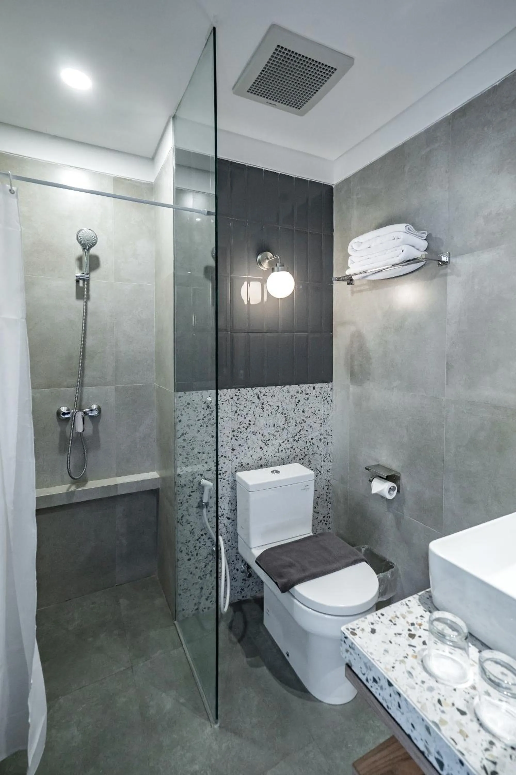 Bathroom in LOA Living Solo Baru