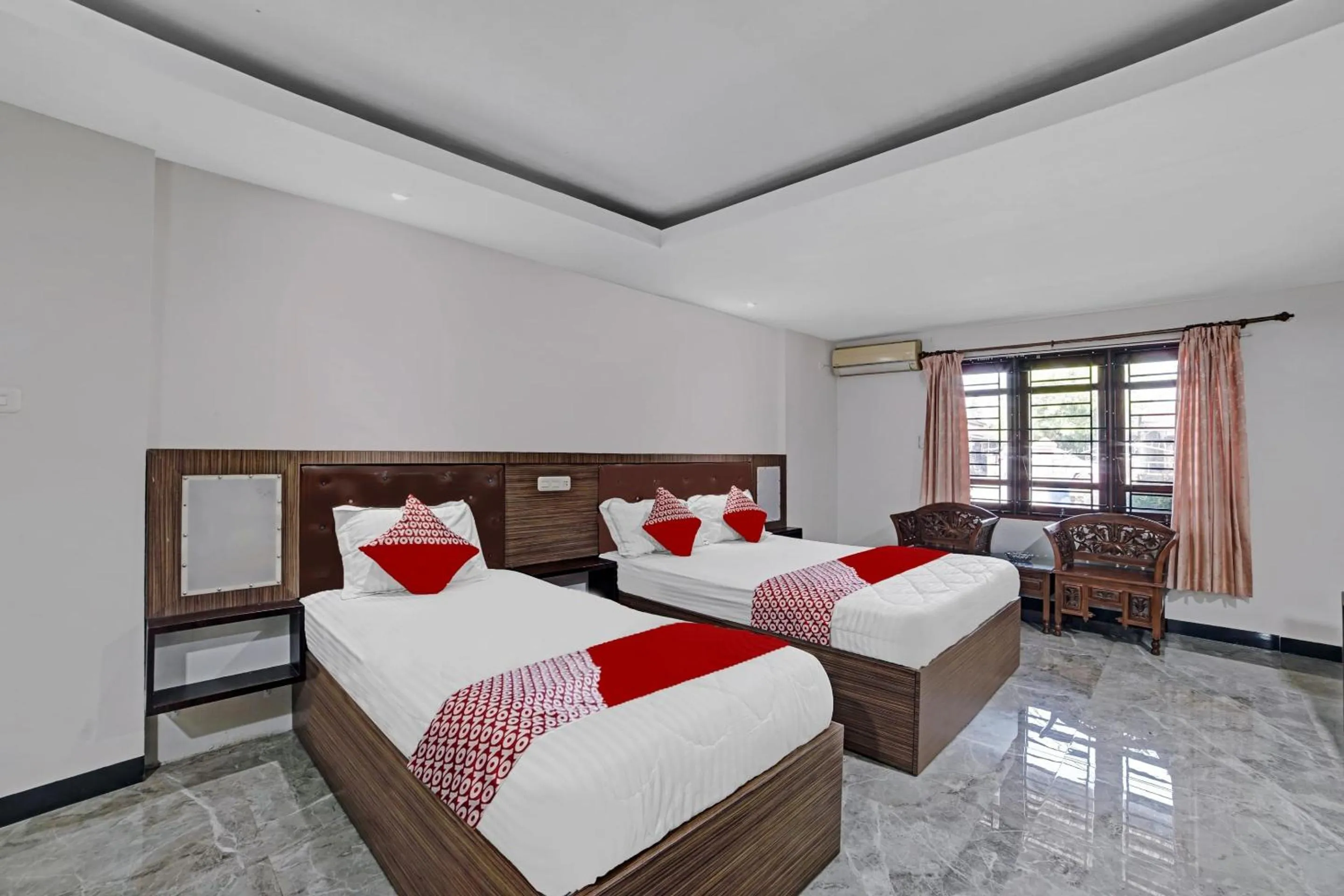 Bedroom, Bed in Hotel O Wisma Kuta Karang Baru