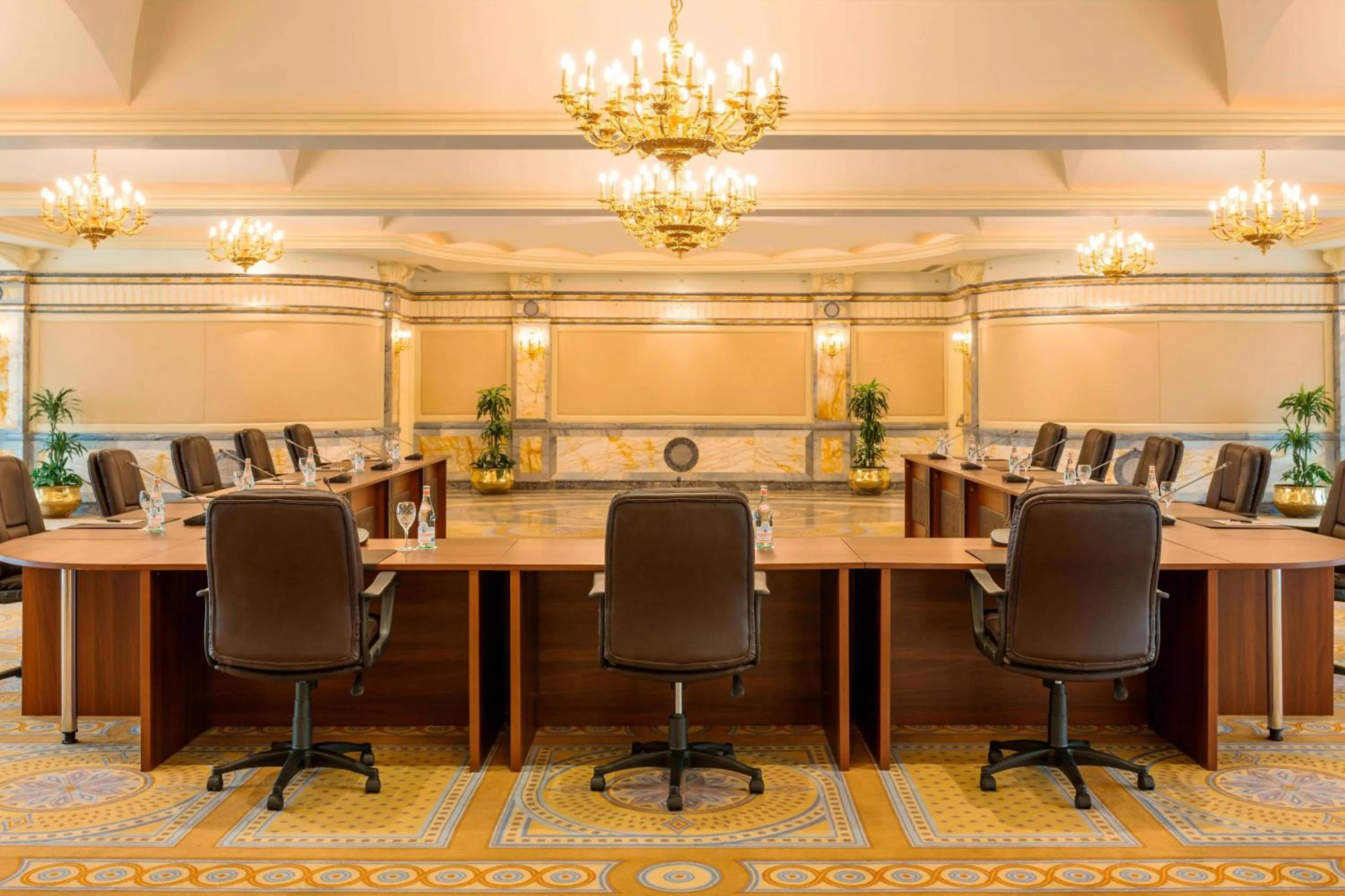 Meeting/conference room in Sheraton Kuwait, a Luxury Collection Hotel, Kuwait City
