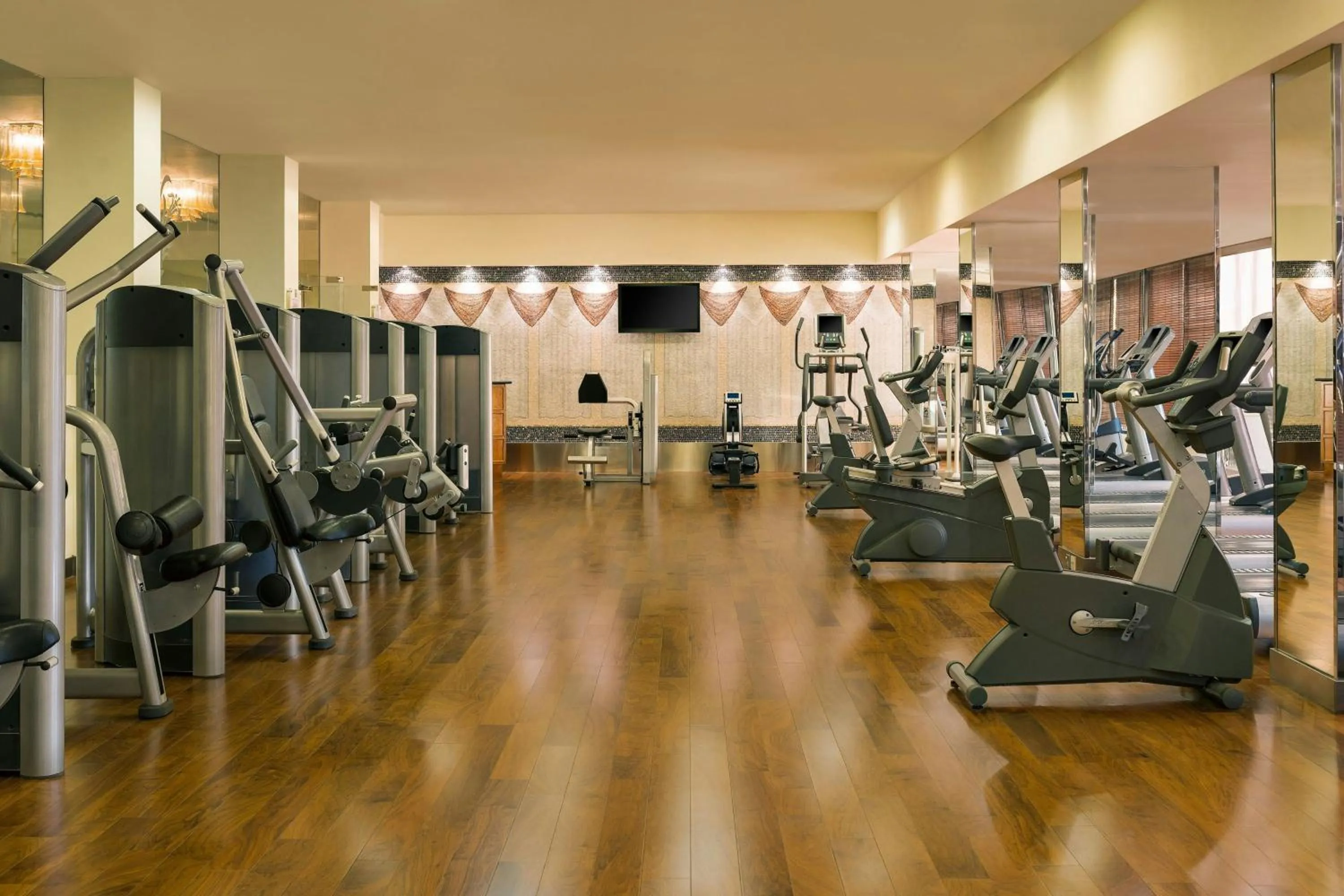 Fitness centre/facilities in Sheraton Kuwait, a Luxury Collection Hotel, Kuwait City