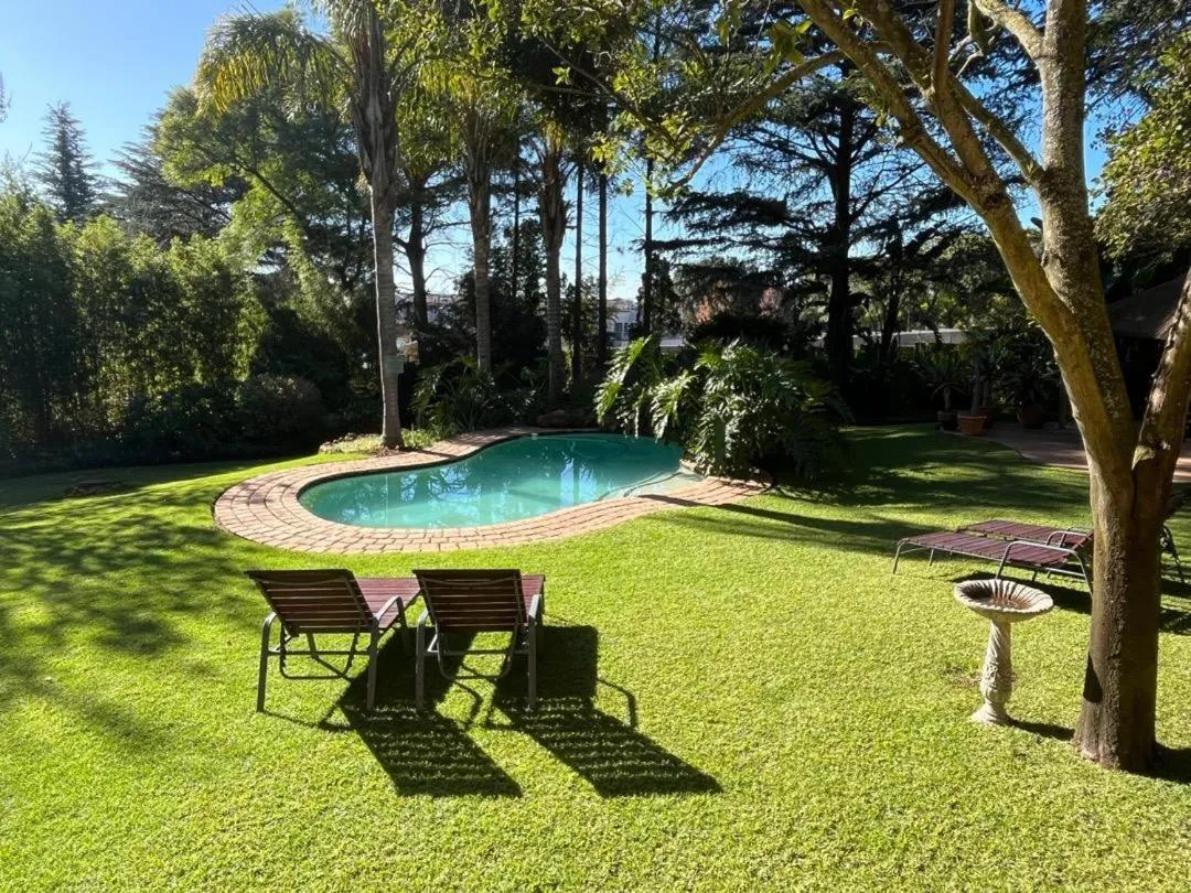 Swimming pool in Shepherd Lodge