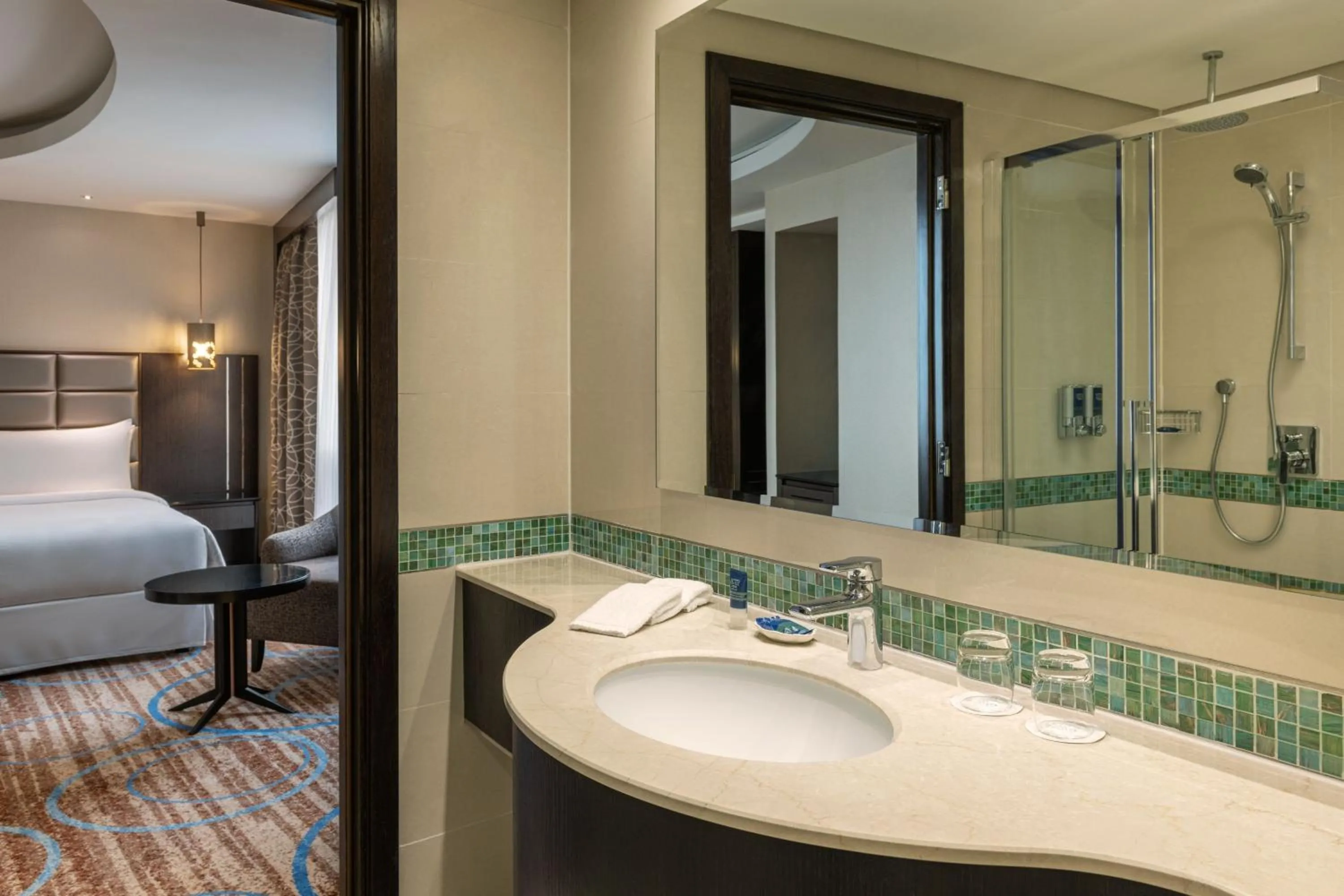 Bathroom, Bed in Four Points By Sheraton Kuwait