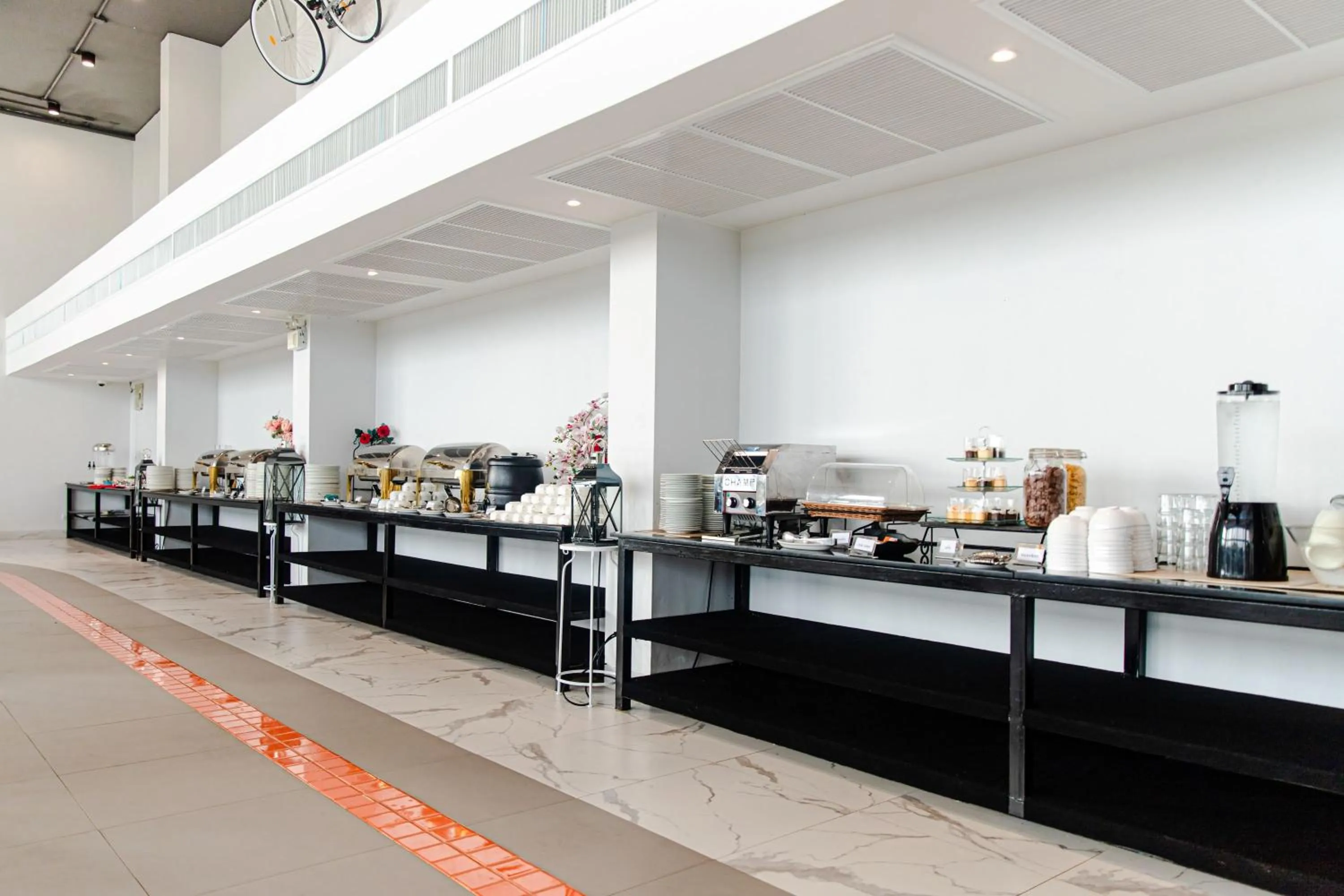 Restaurant/places to eat in Tour De Phuket Hotel - SHA Plus