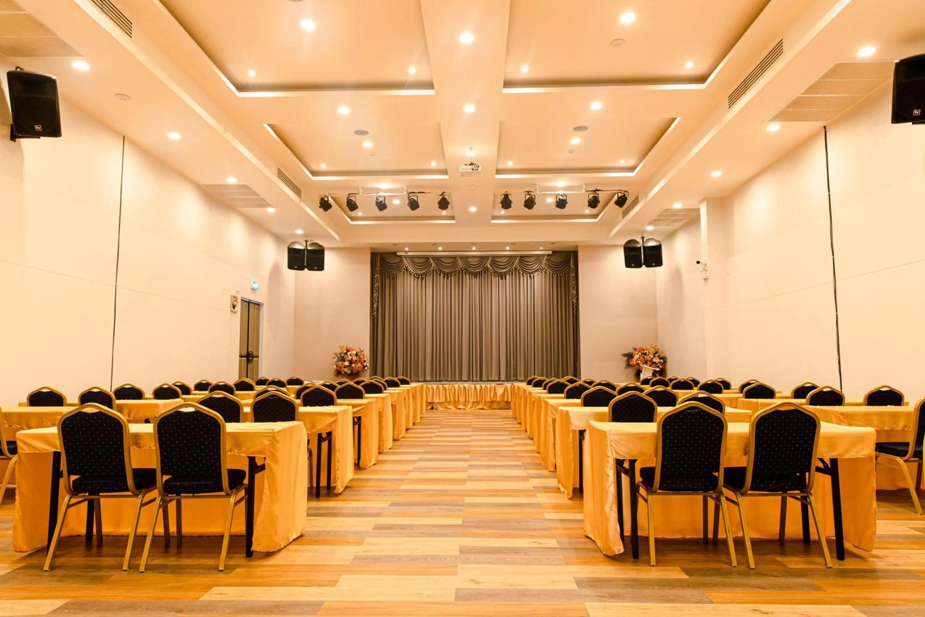 Meeting/conference room in Tour De Phuket Hotel - SHA Plus