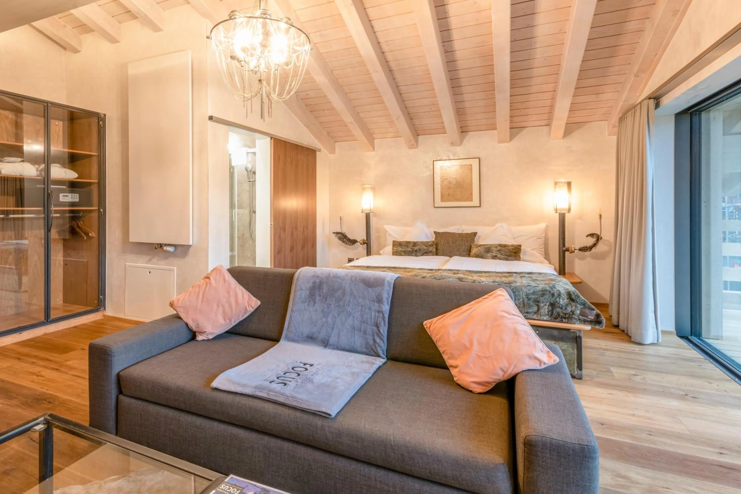 Photo of the whole room in Matterhorn FOCUS Design Hotel