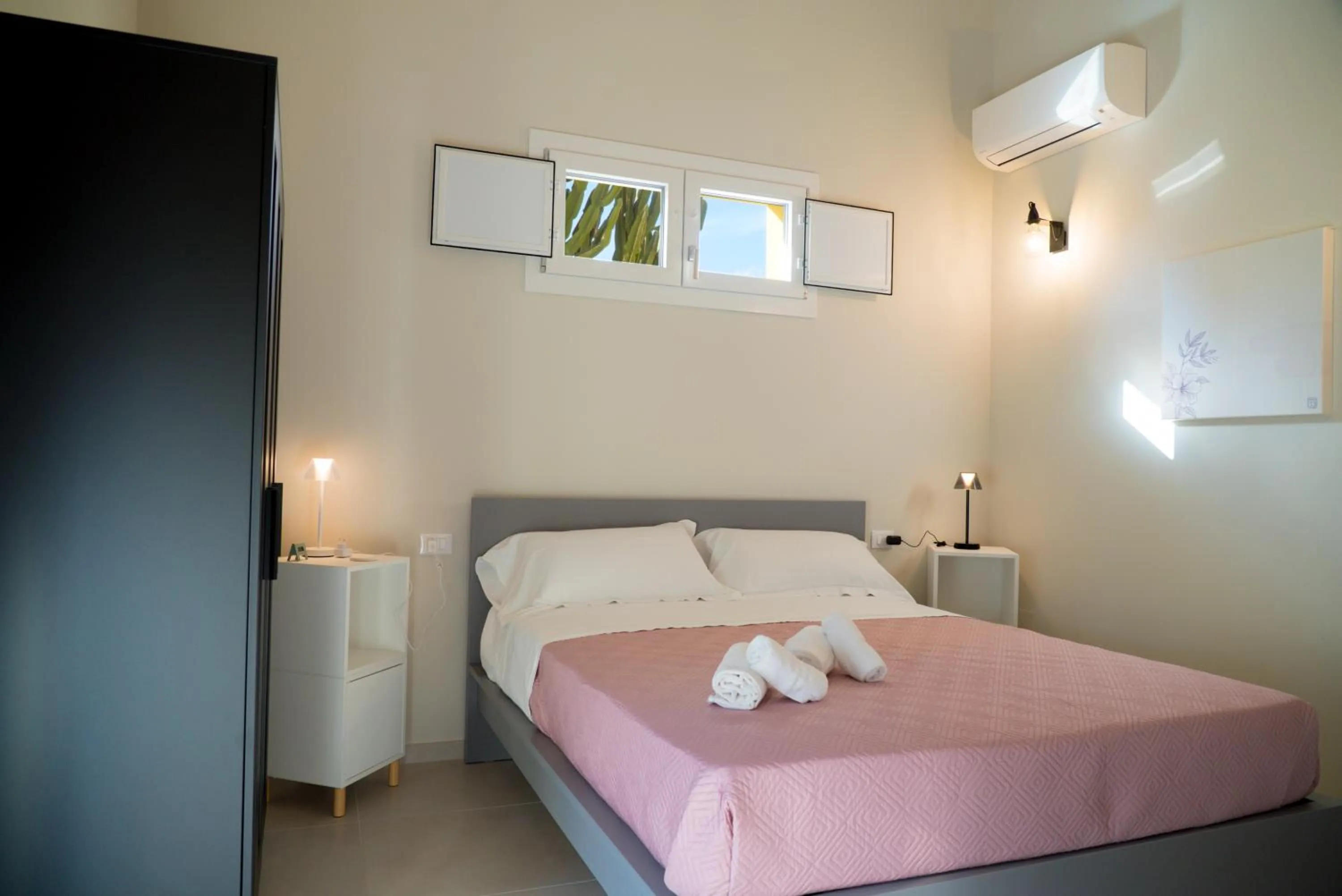 Photo of the whole room in Civico 33