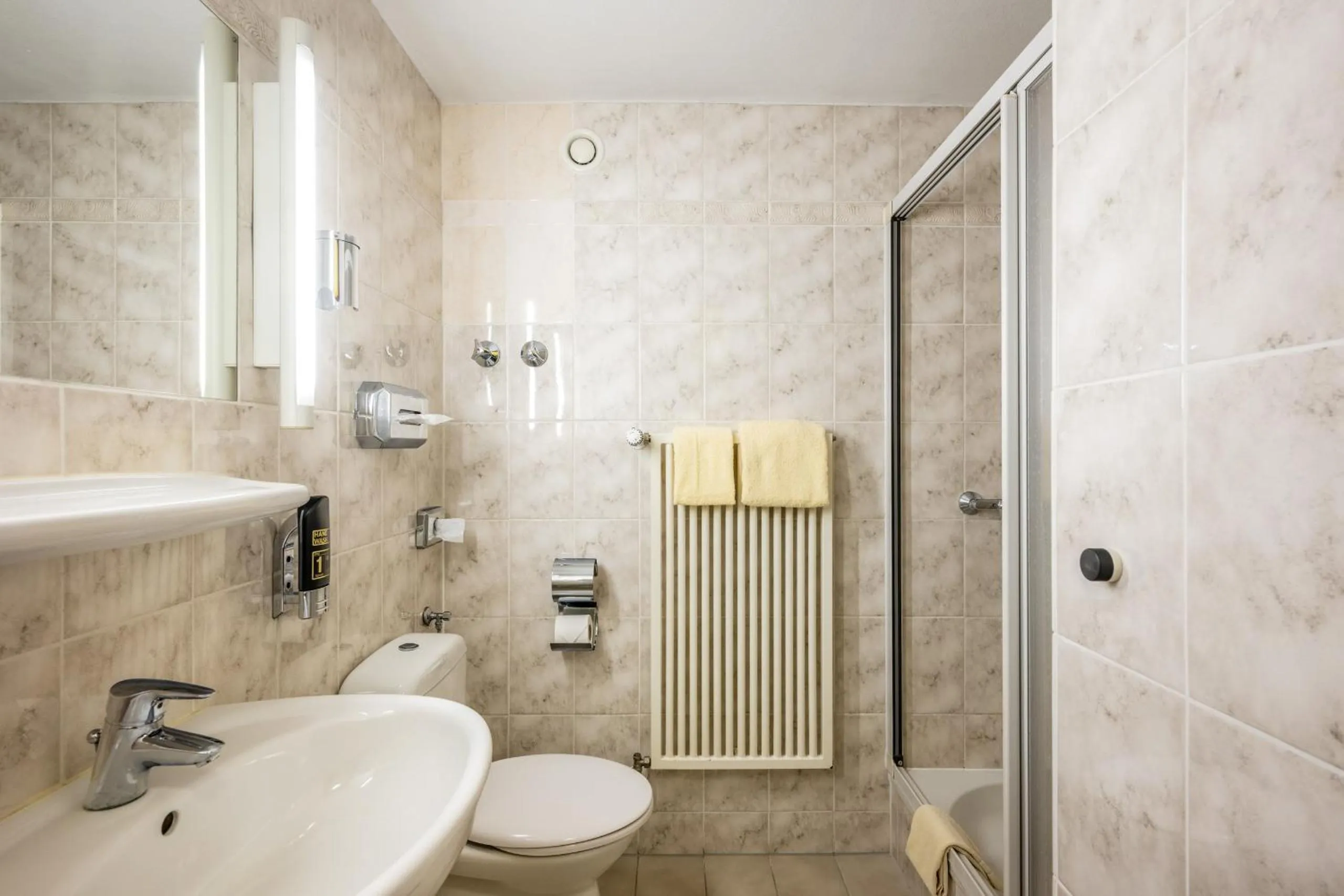 Bathroom in Hotel Grunewald