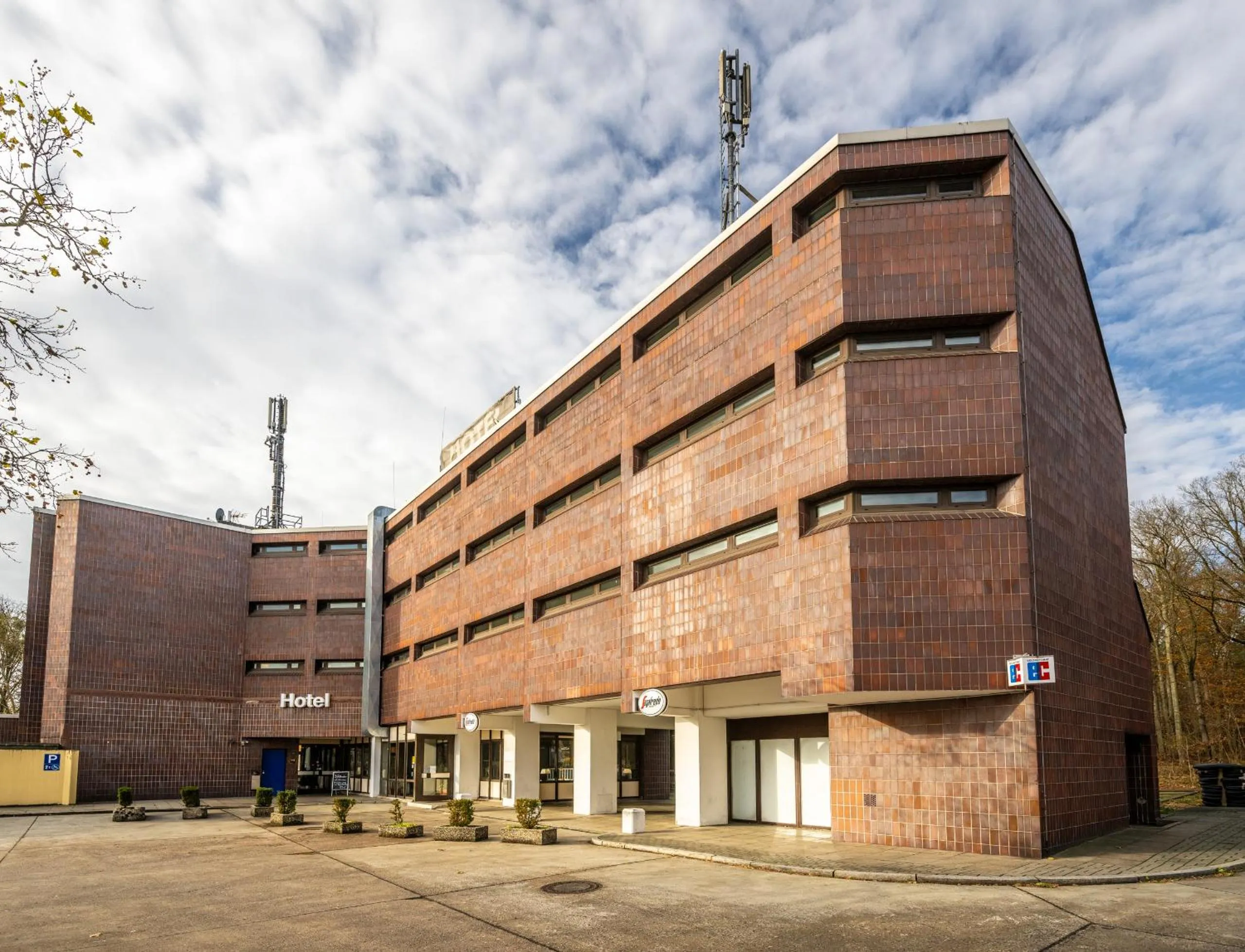 Property building in Hotel Grunewald