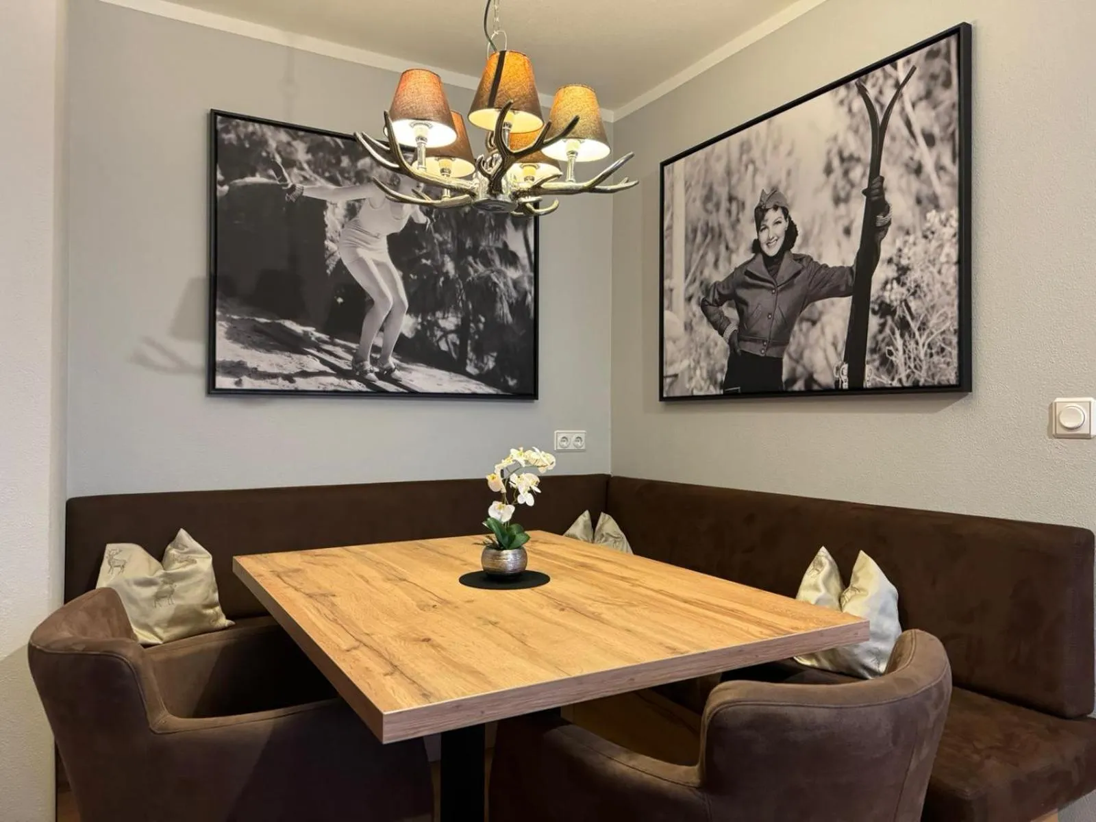 Seating area, Dining Area in Hotel Sonnenbichl