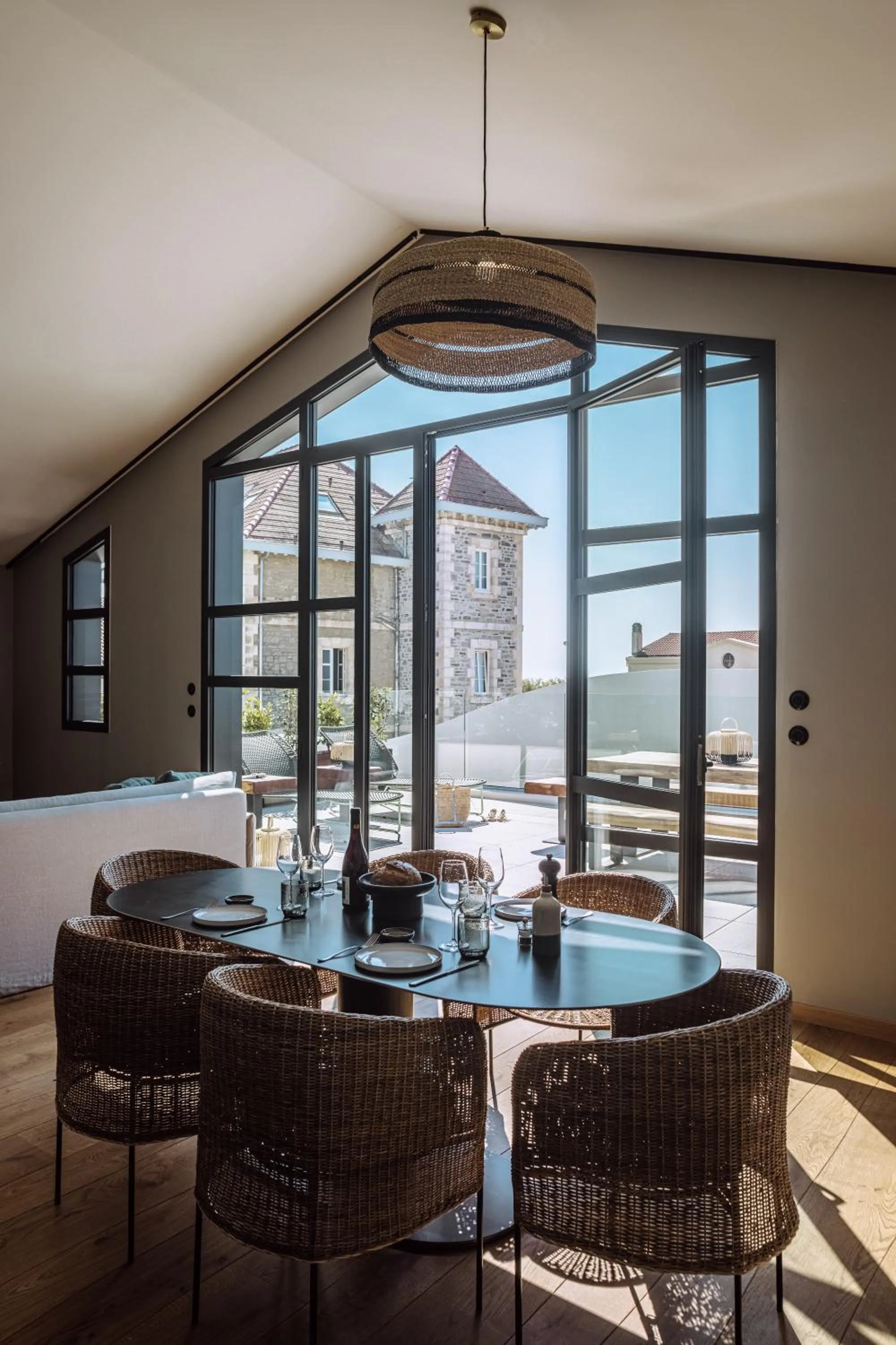 Seating area in Le Garage Biarritz Hôtel