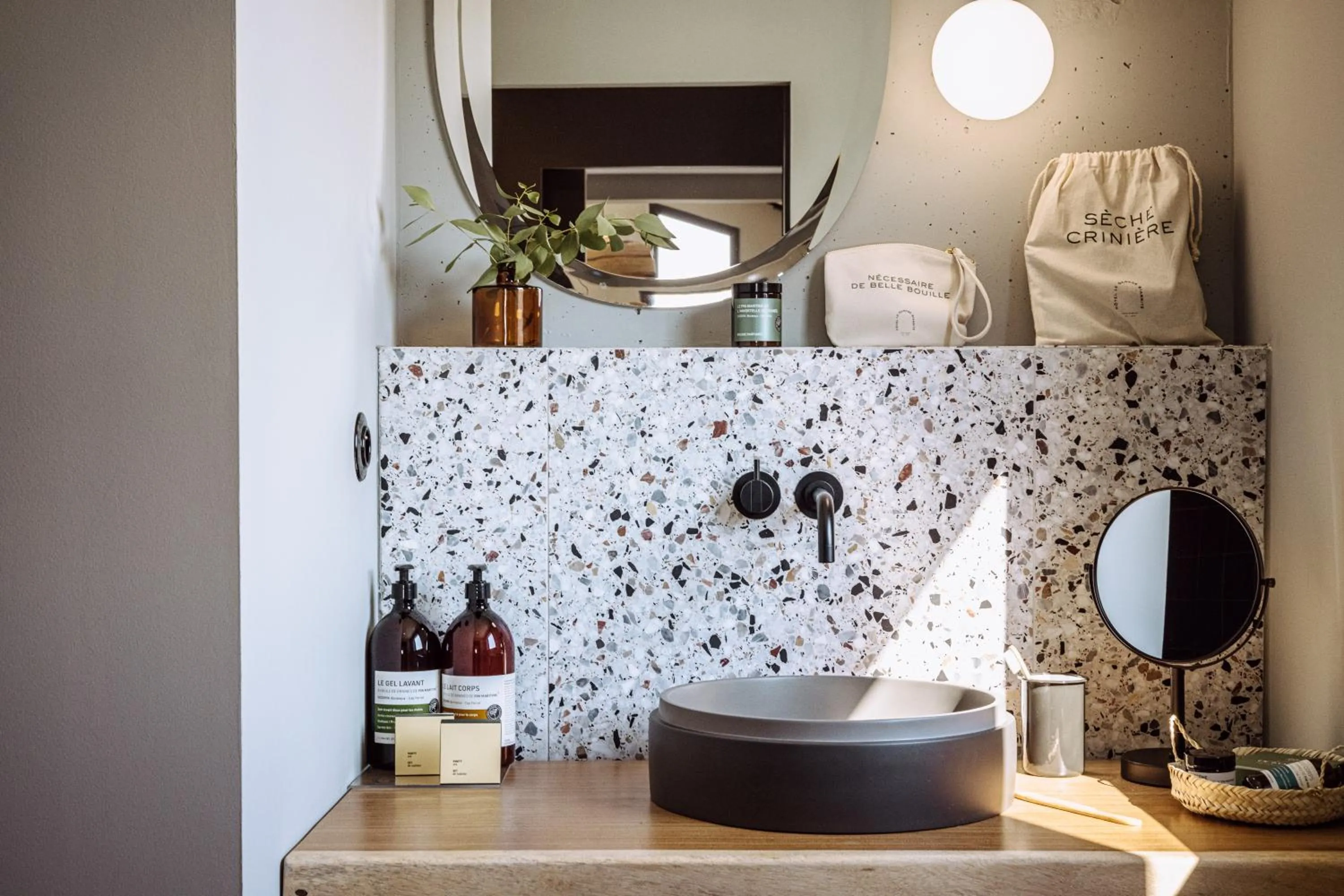 Bathroom in Le Garage Biarritz Hôtel