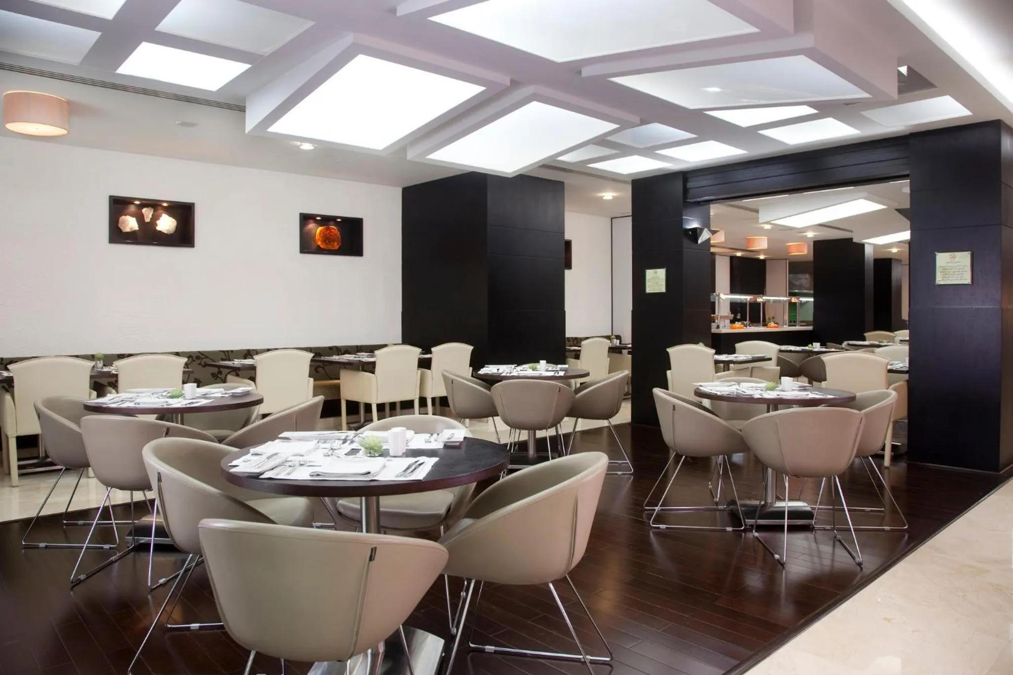 Restaurant/places to eat in Holiday Inn Dubai Al Barsha by IHG