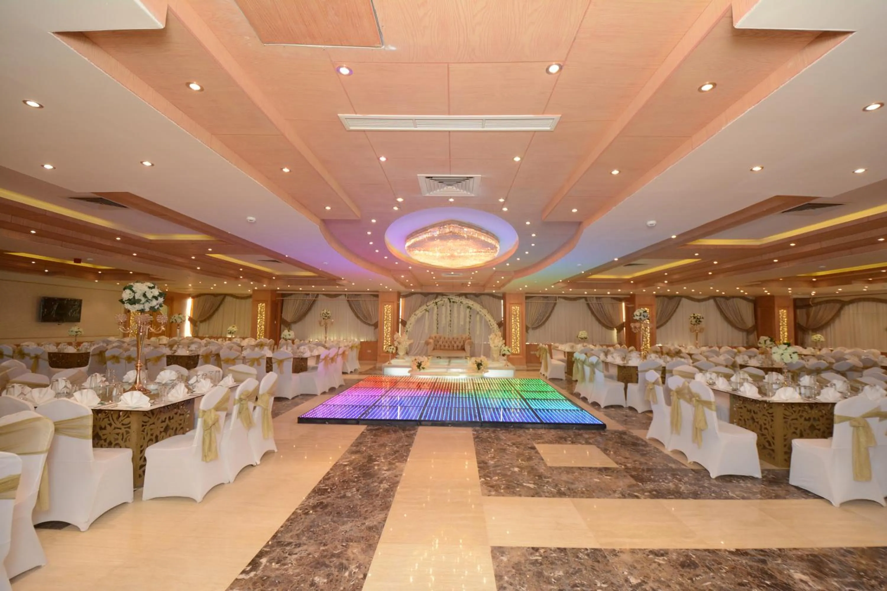 wedding in Nile Transport Hotel