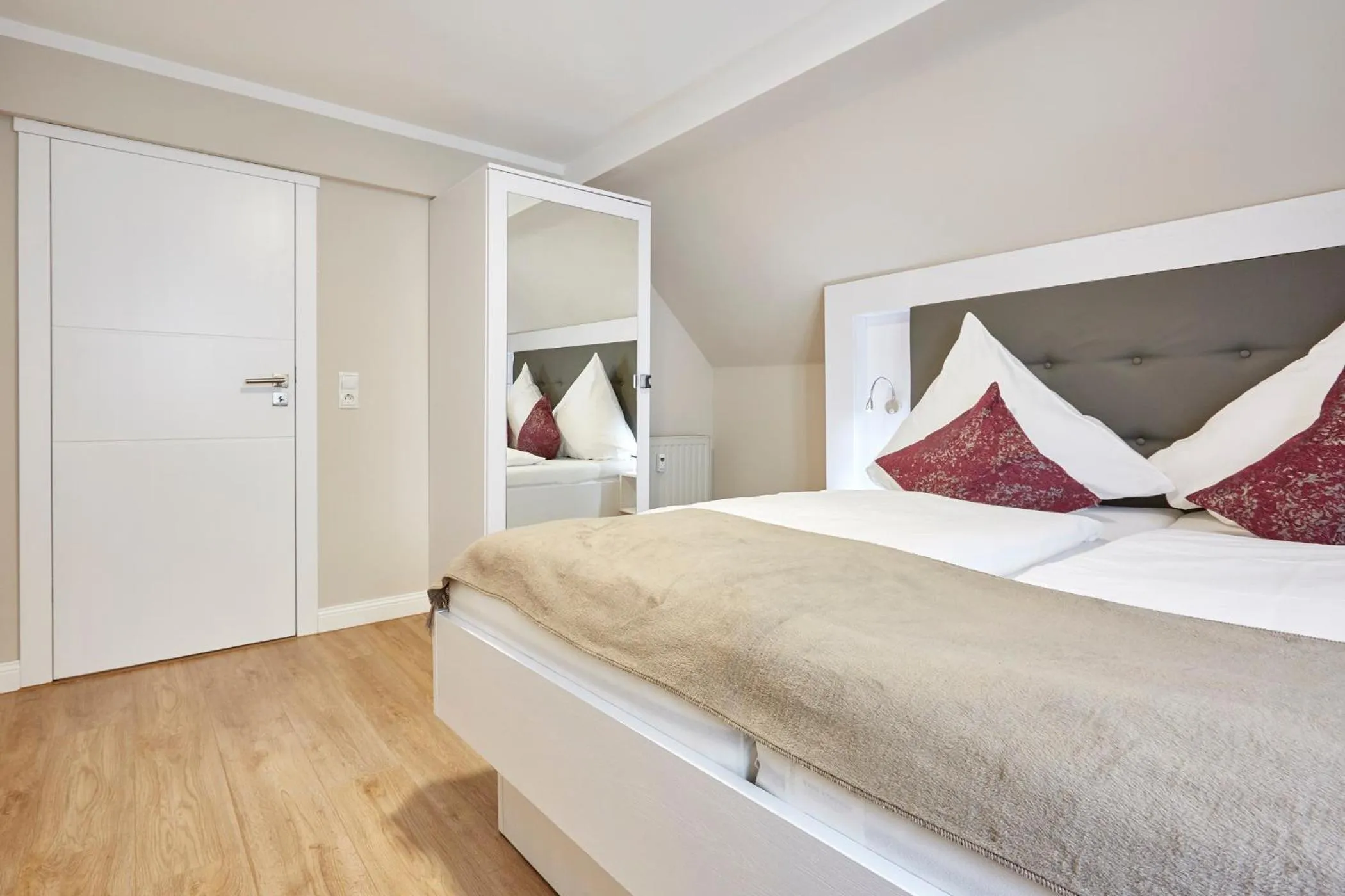 Bedroom, Bed in Zum Landsberger Hof