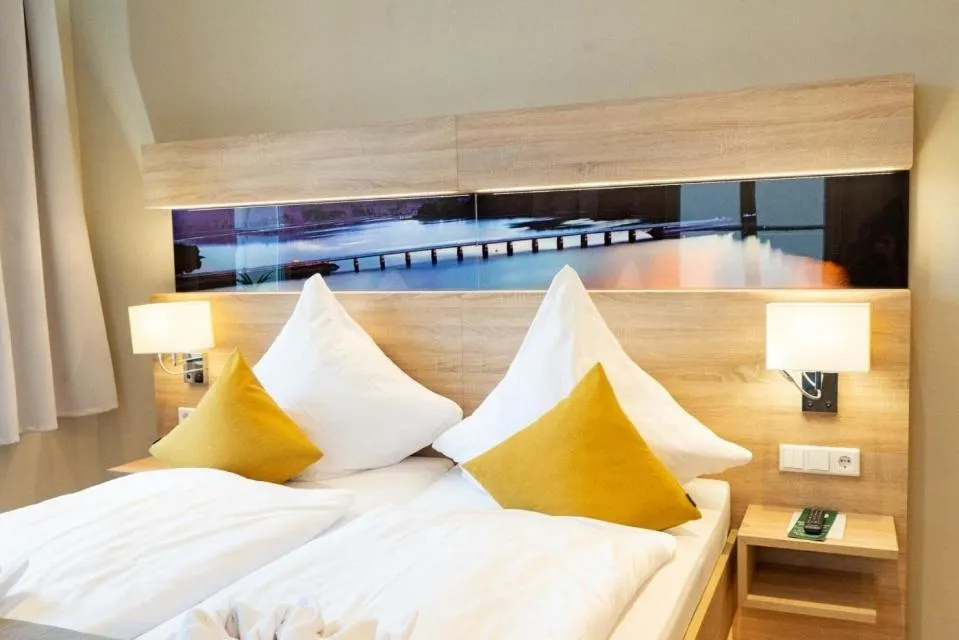 Bedroom, Bed in Zum Landsberger Hof