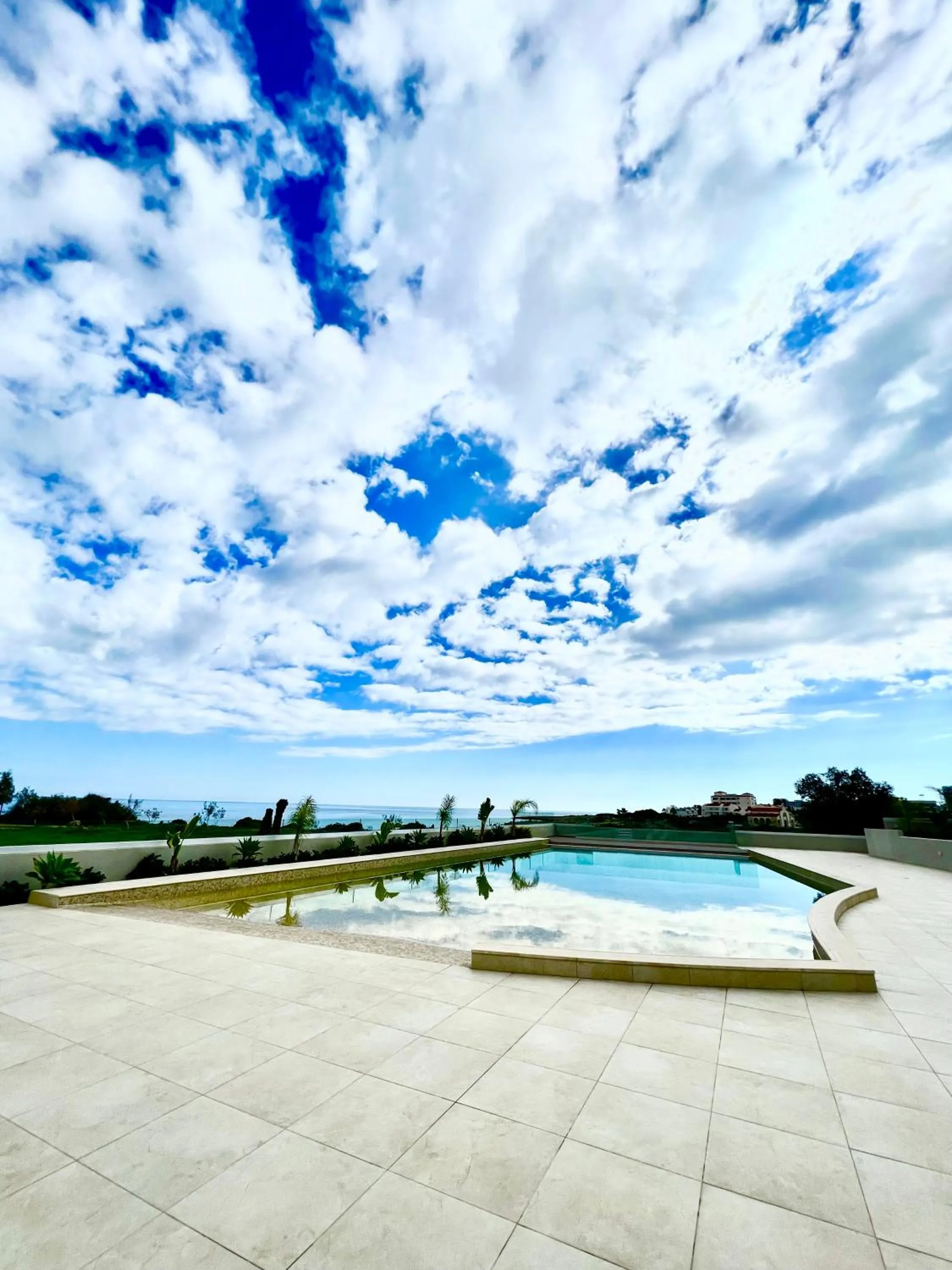 Day in Emerald Suites