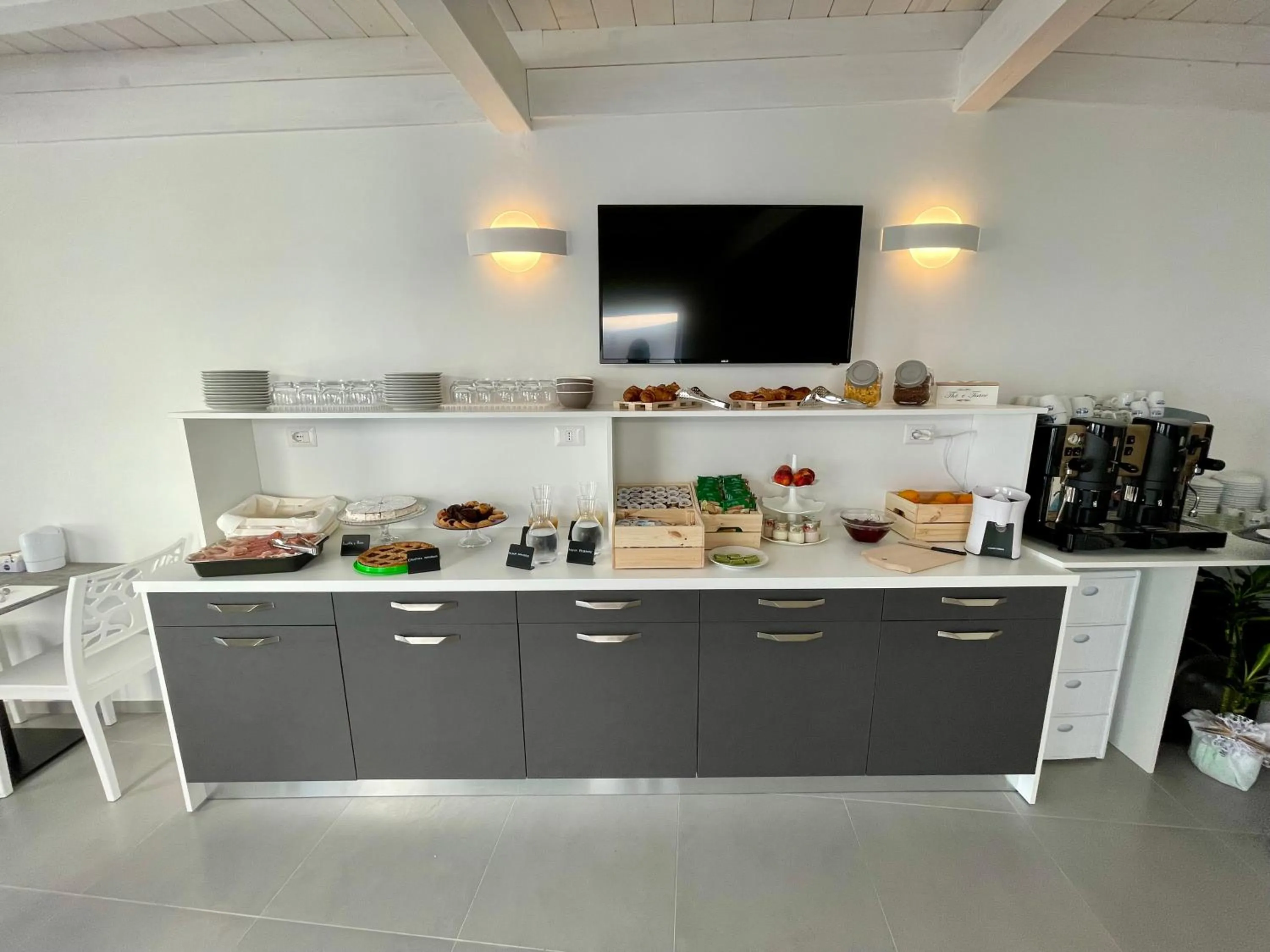 Breakfast in Matthew's Home B&B