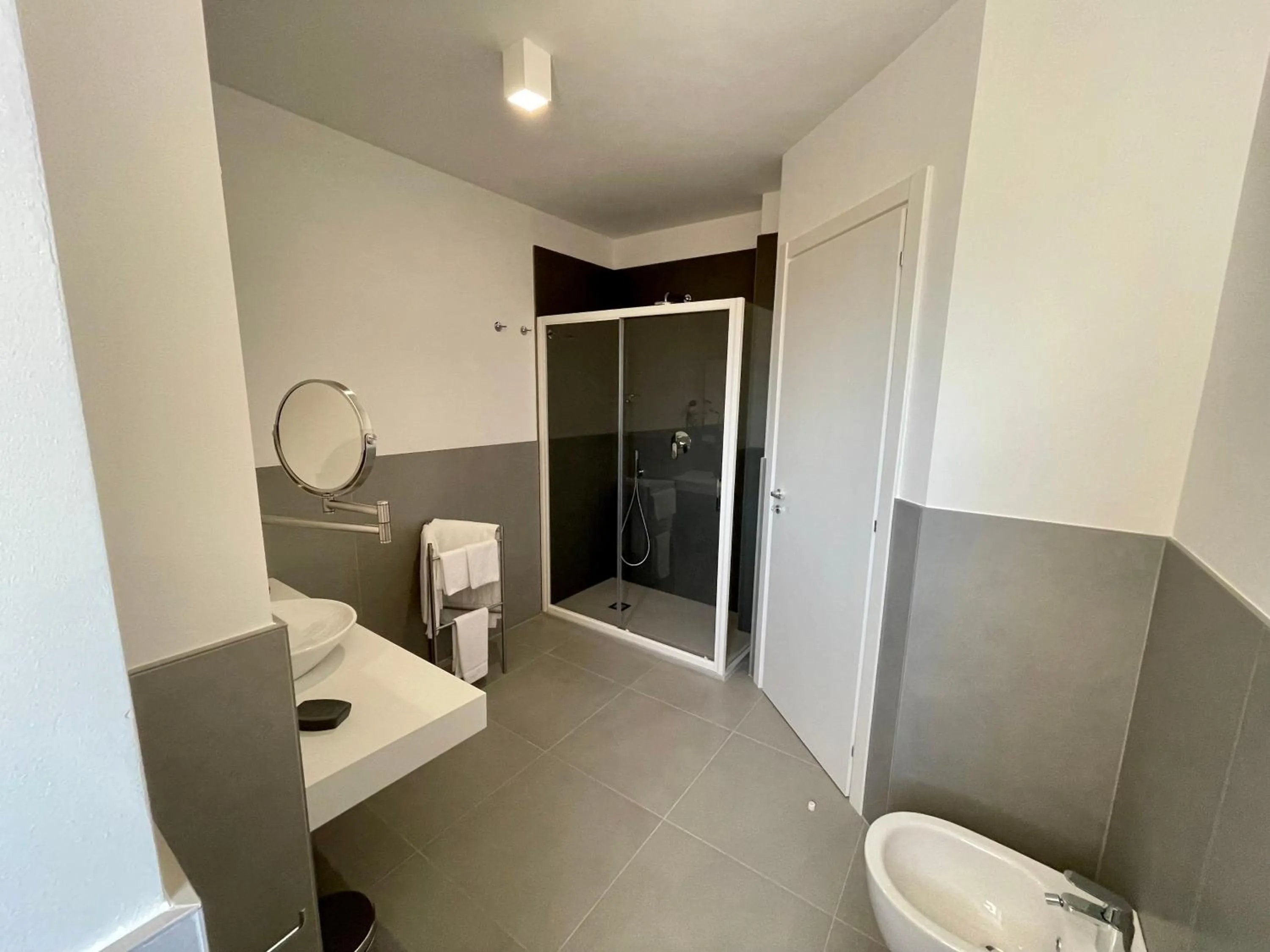 Shower in Matthew's Home B&B