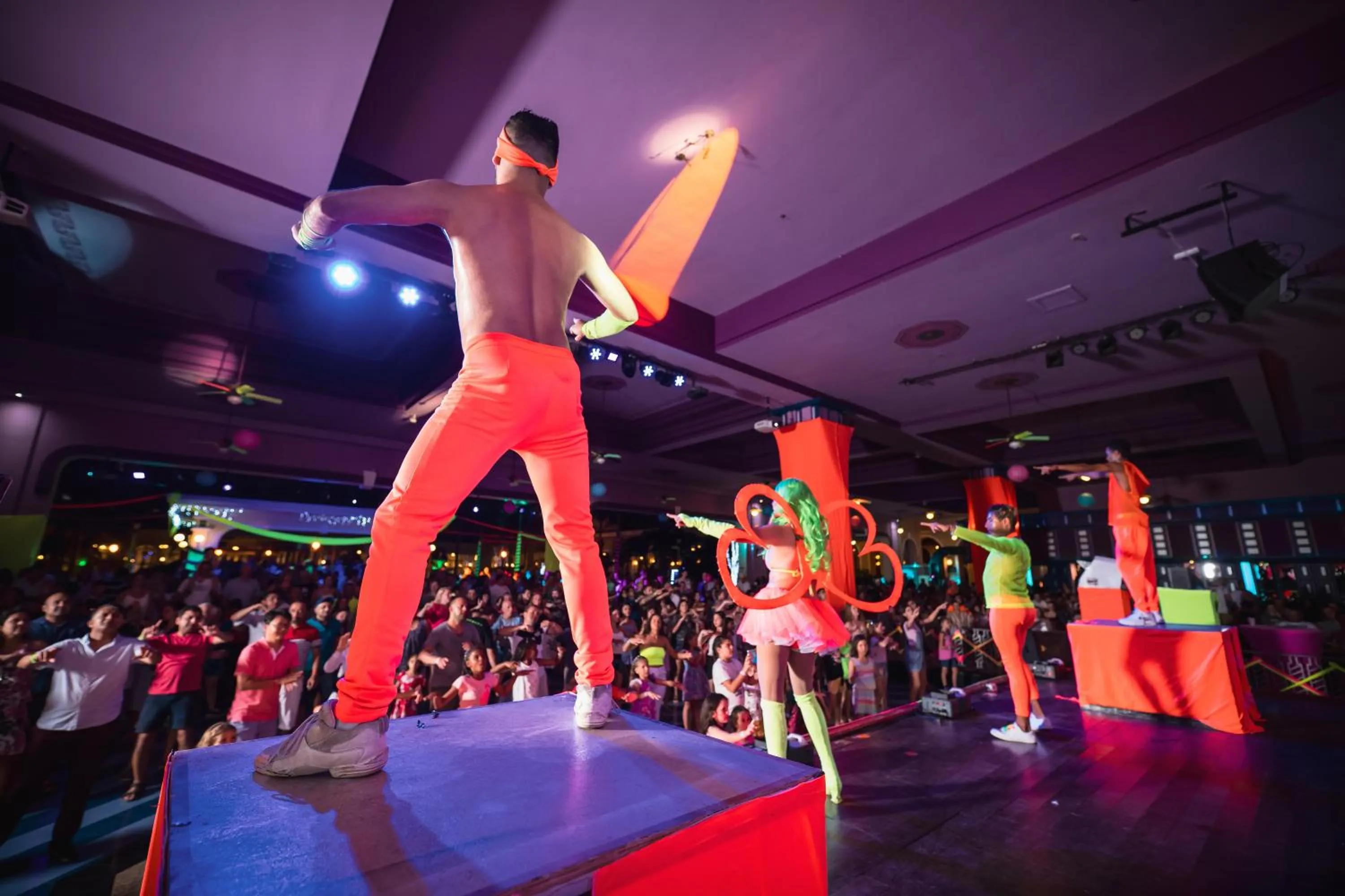Evening entertainment in Riu Palace Costa Rica - All Inclusive