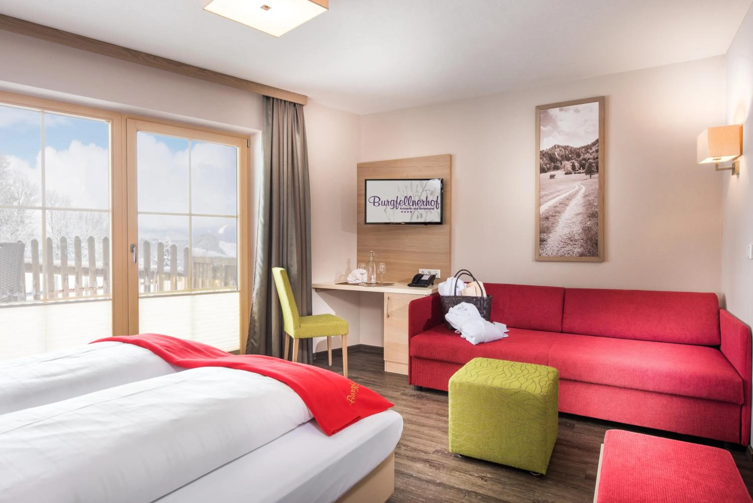 Photo of the whole room, Bed in Der Burgfellnerhof - Adults Only