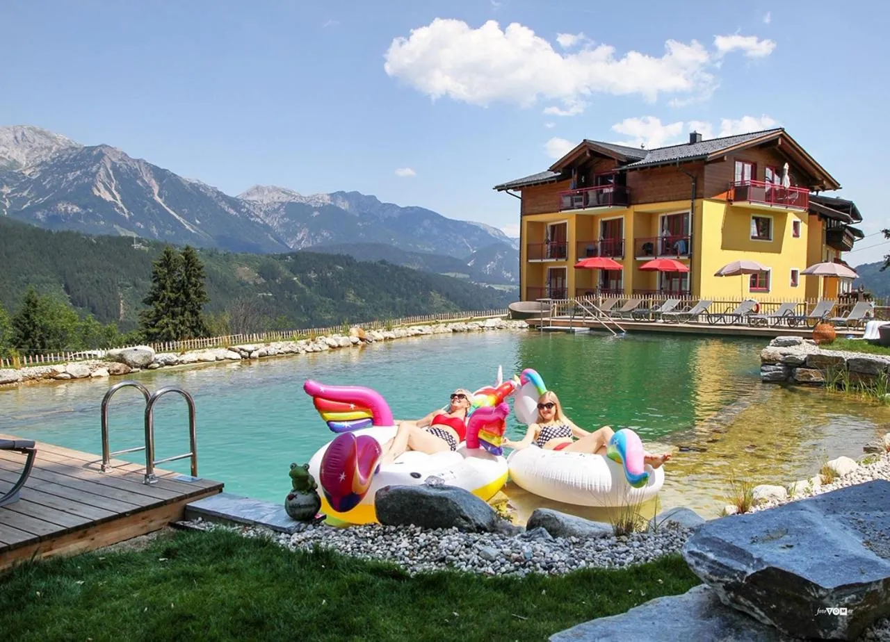 Garden in Der Burgfellnerhof - Adults Only