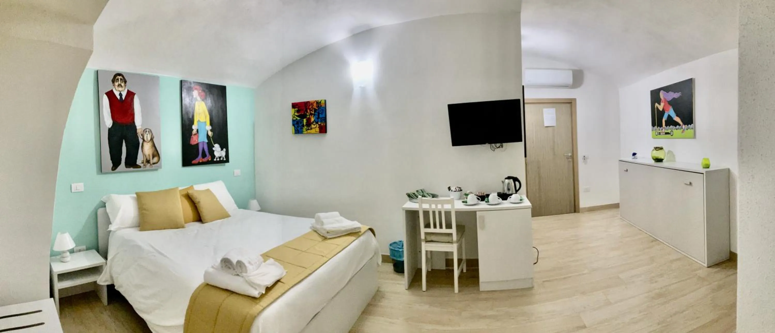 Bedroom, Bed in 'A Room de' Scugnizzi