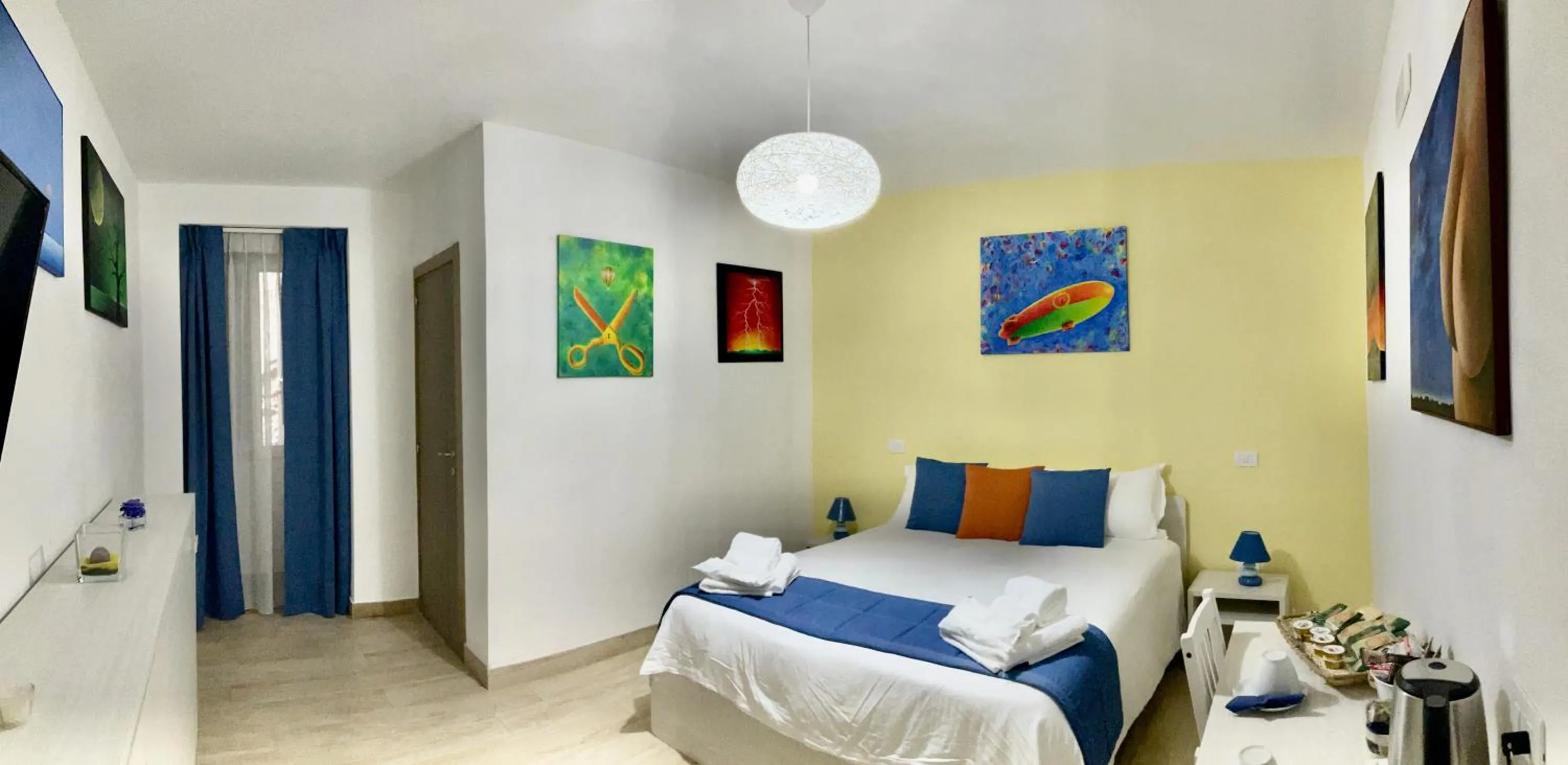 Bedroom, Bed in 'A Room de' Scugnizzi