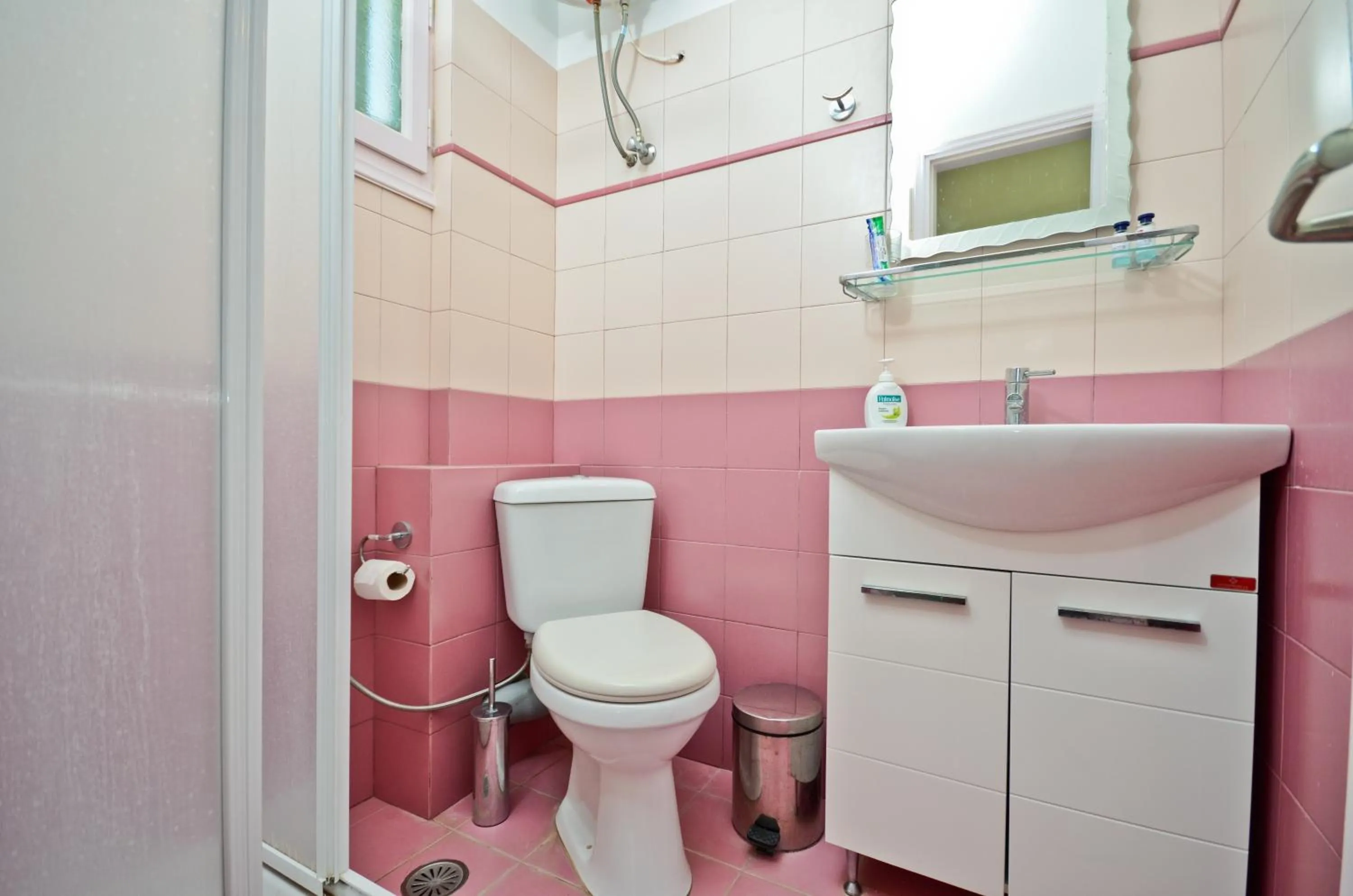 Bathroom in Ydreos Studios & Apartments