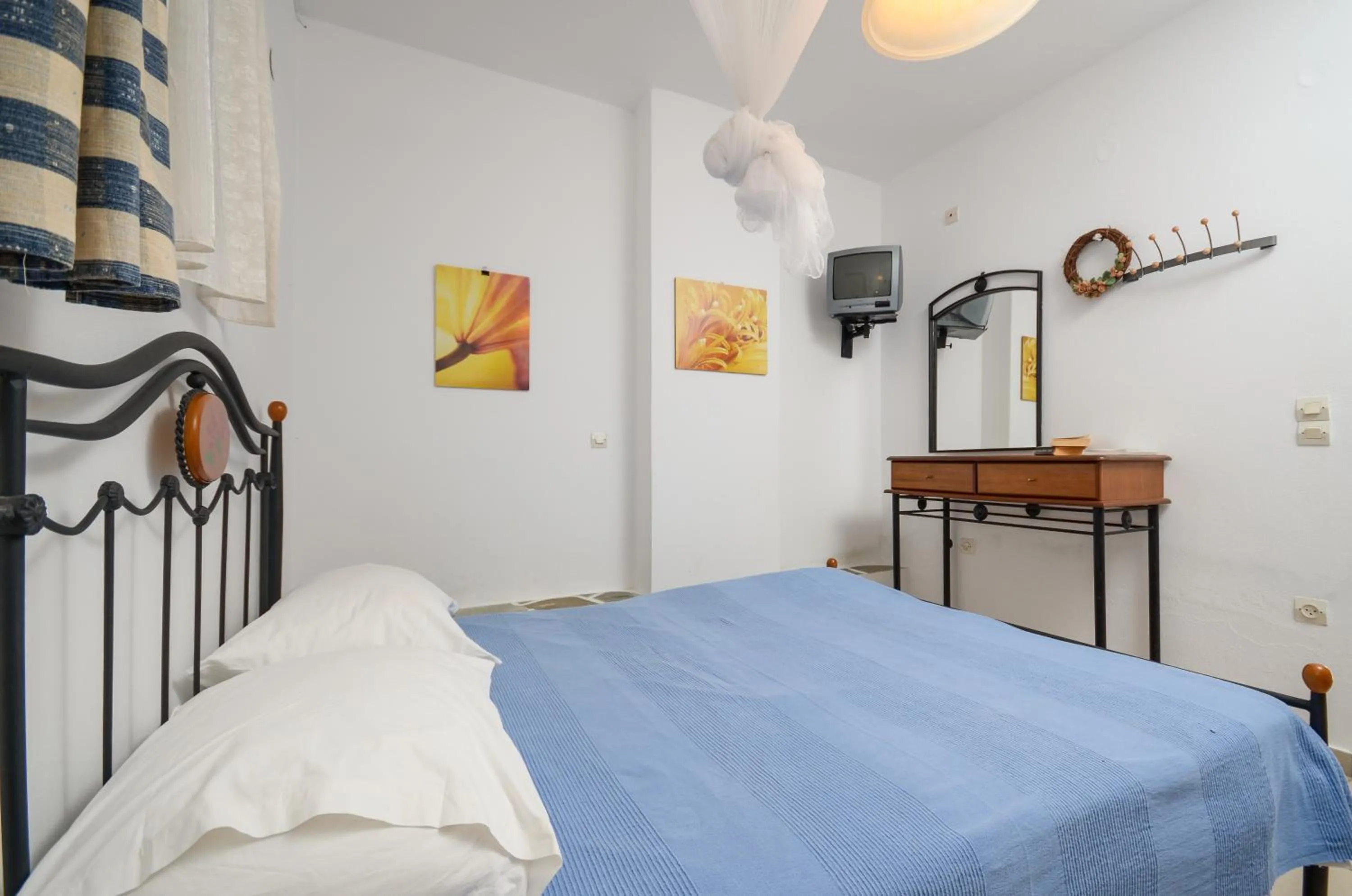 Bedroom, Bed in Ydreos Studios & Apartments