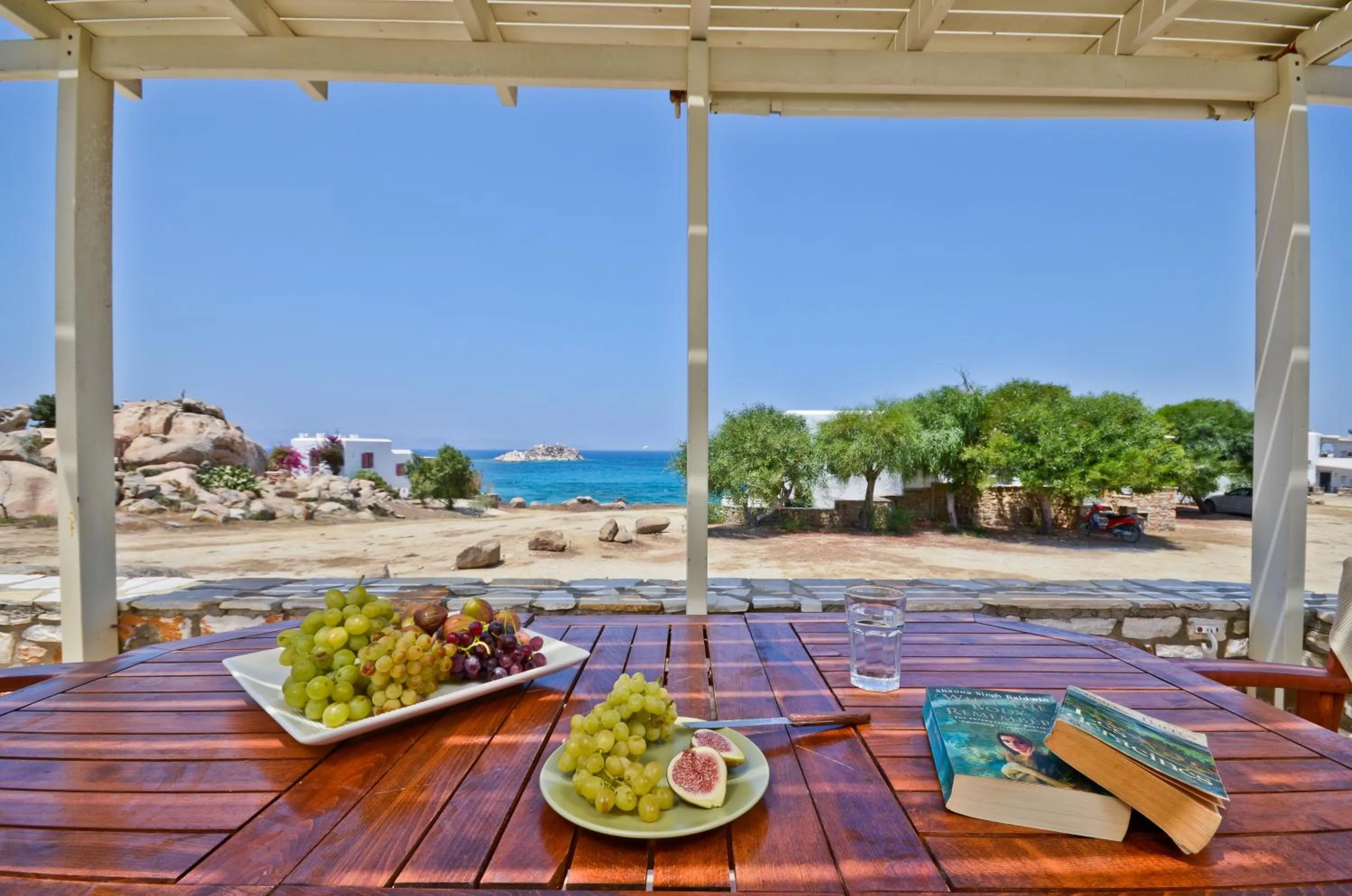 Day in Ydreos Studios & Apartments