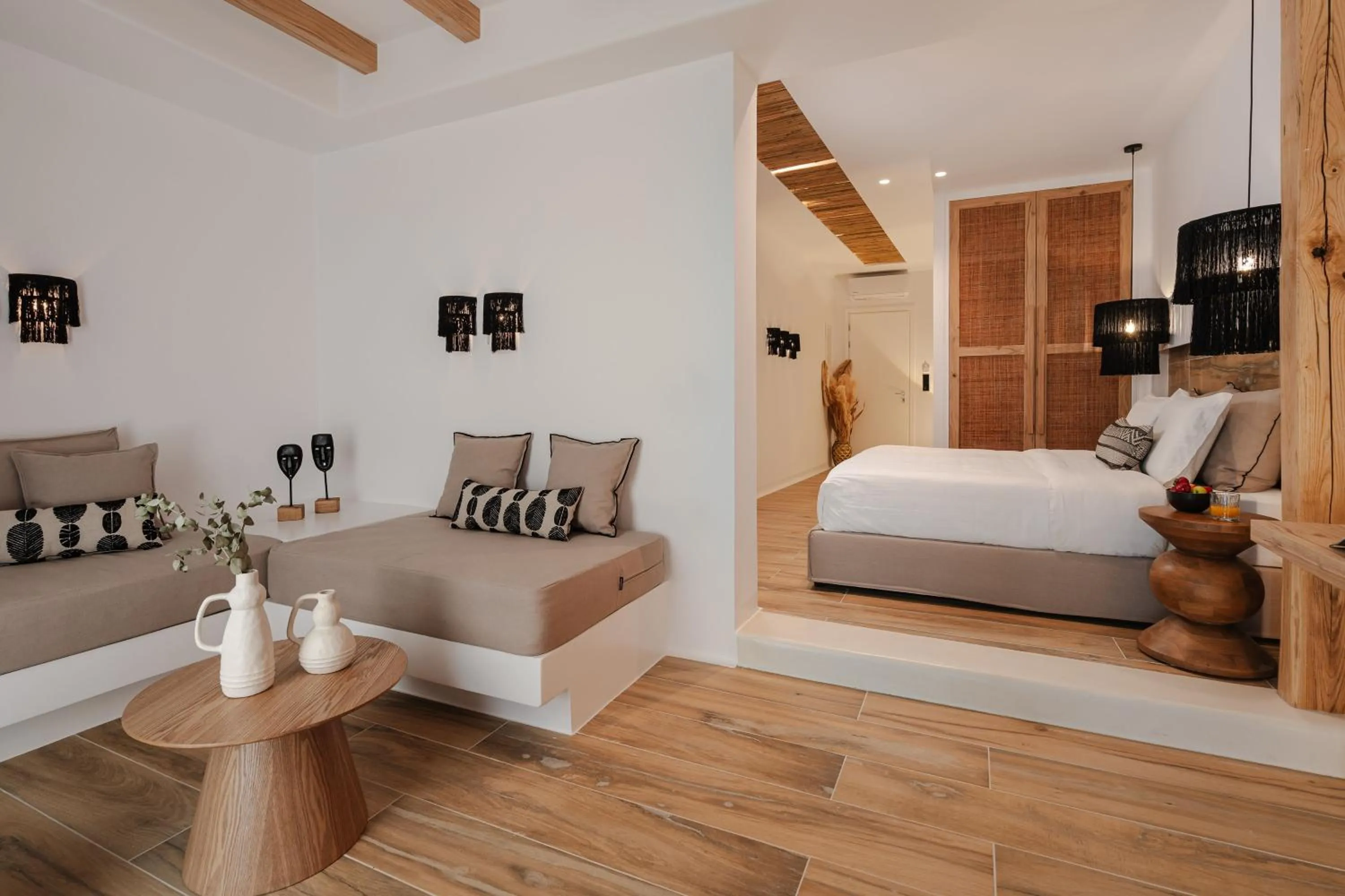 Shower, Bed in Almiriki Naxos Beachside Living