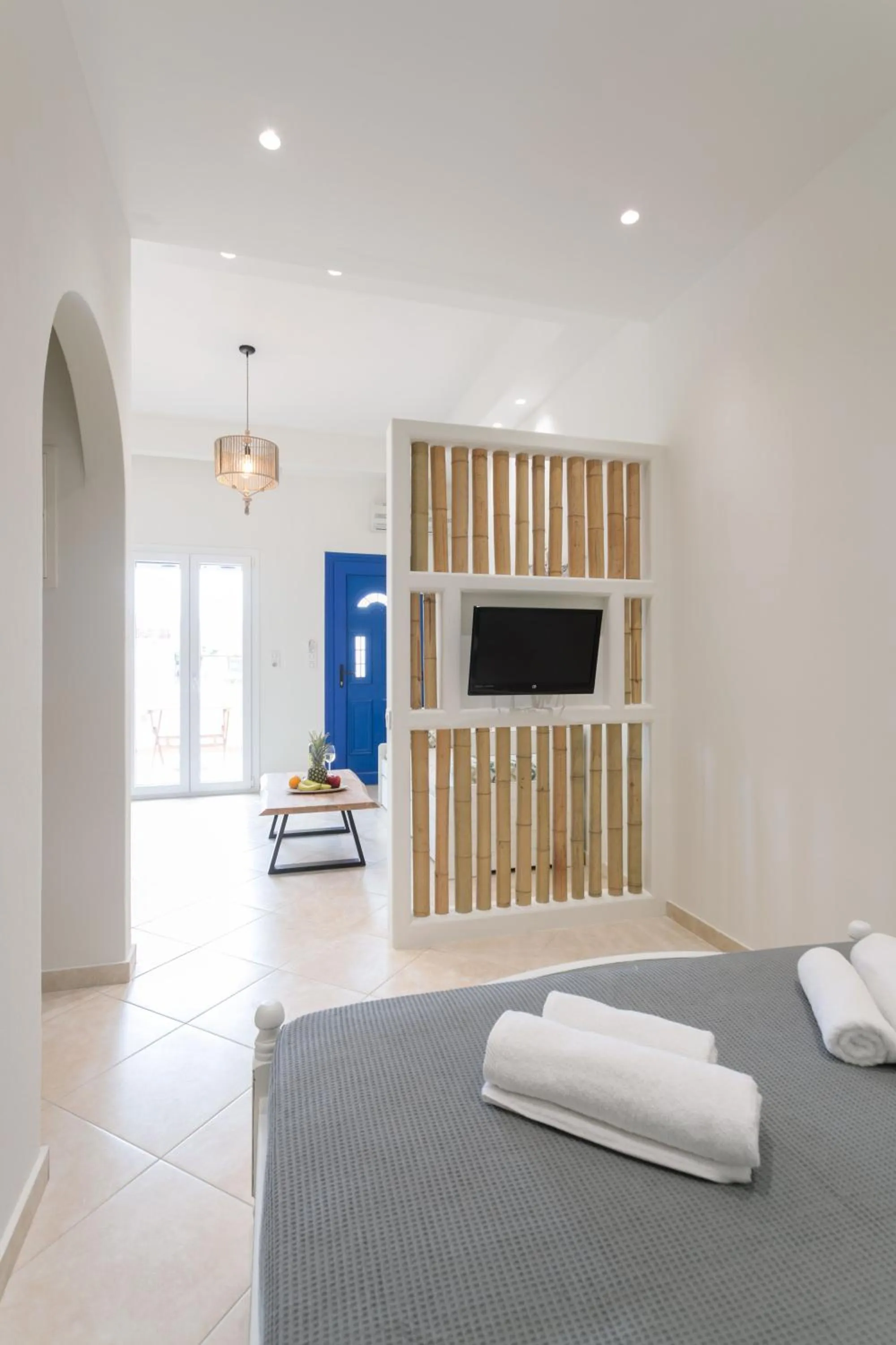 Restaurant/places to eat, Bed in Almiriki Naxos Beachside Living