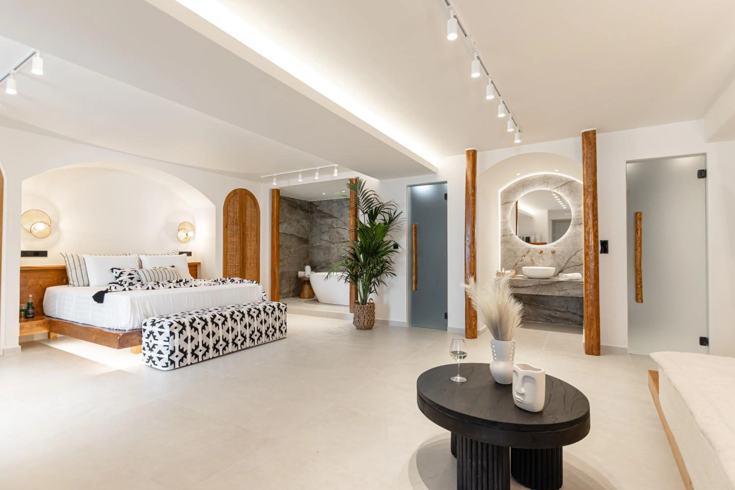 Shower, Bed in Almiriki Naxos Beachside Living