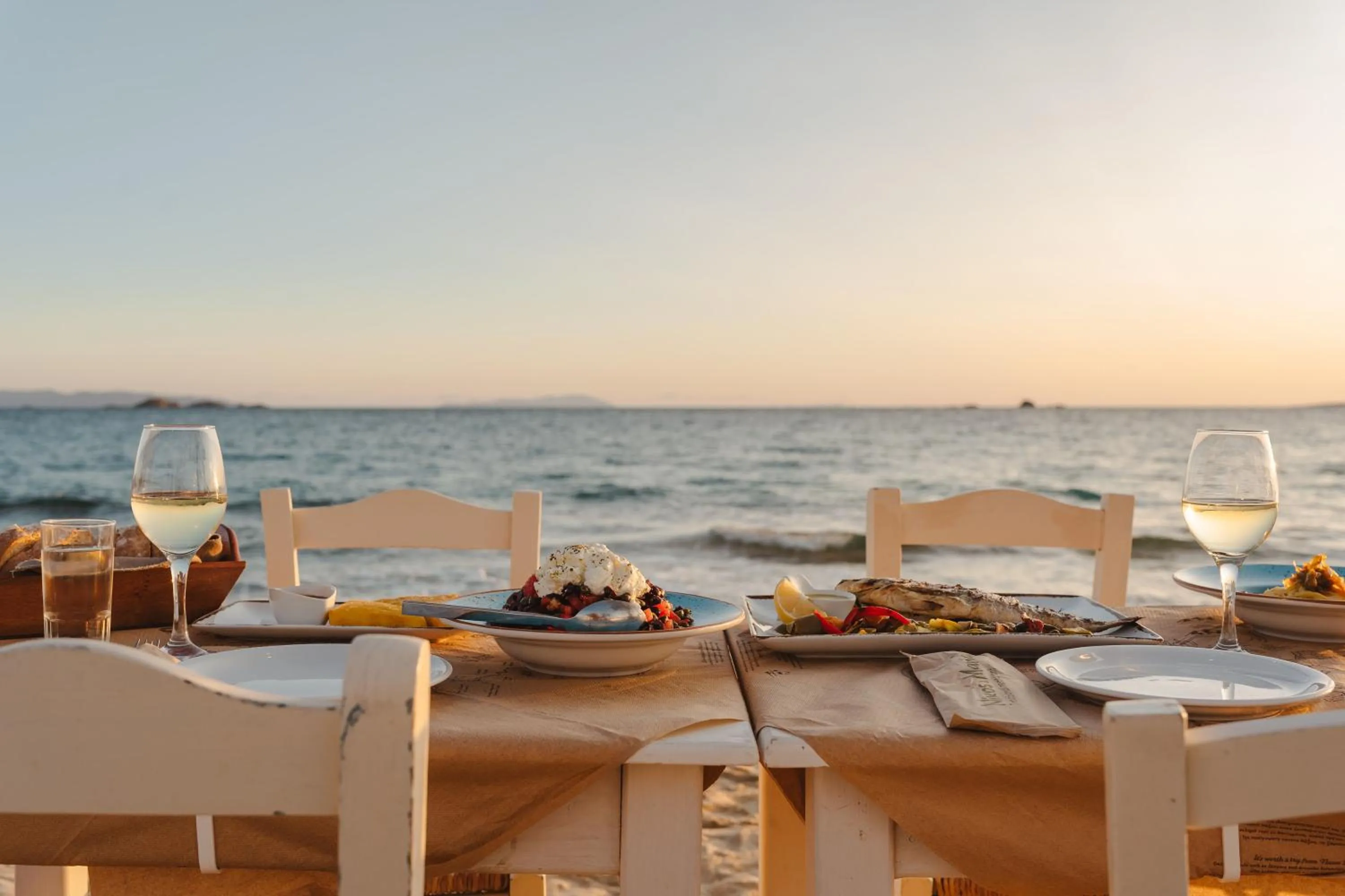 Restaurant/places to eat in Almiriki Naxos Beachside Living