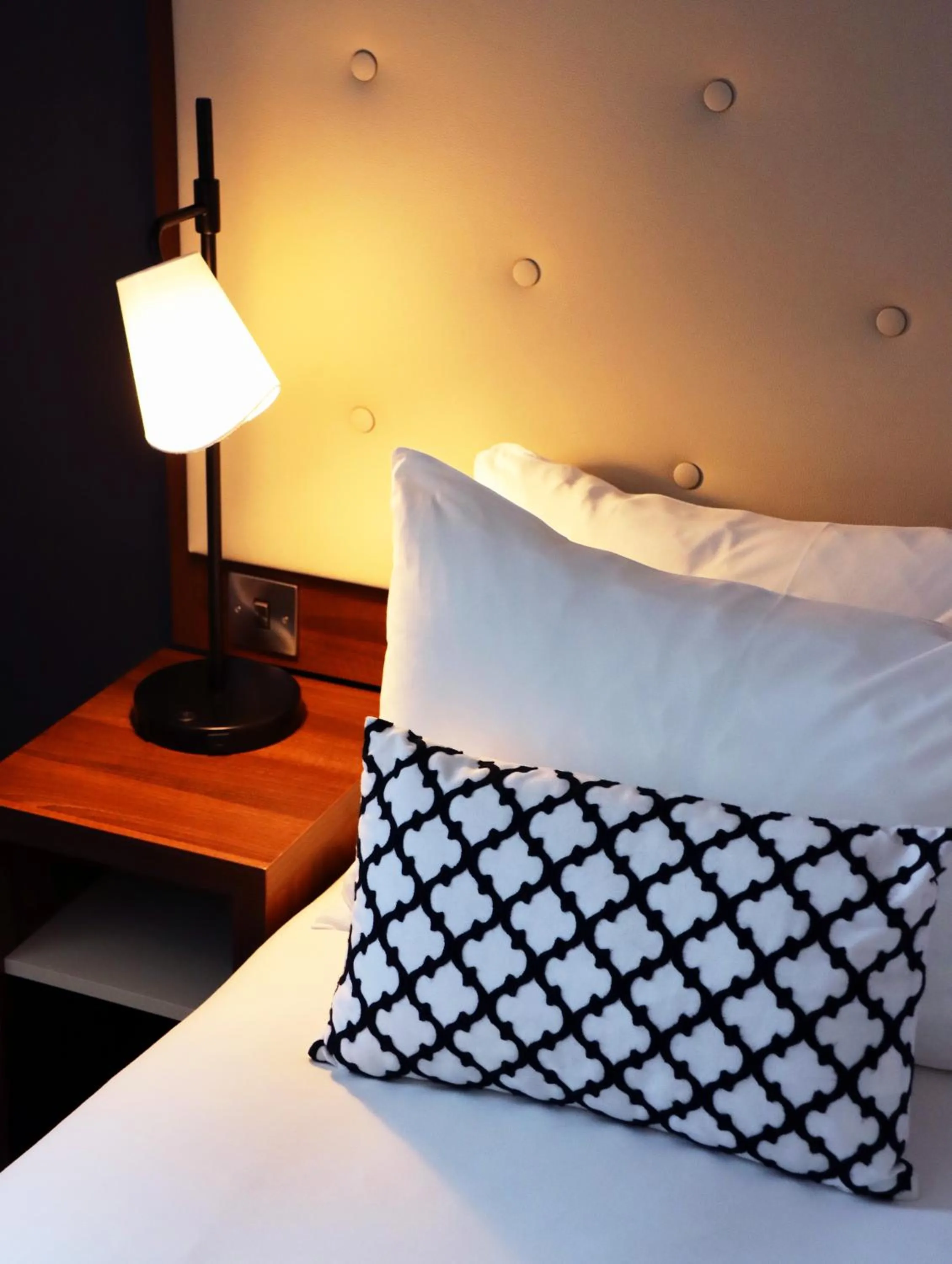 Bedroom, Bed in Garner Hotel Preston Samlesbury by IHG