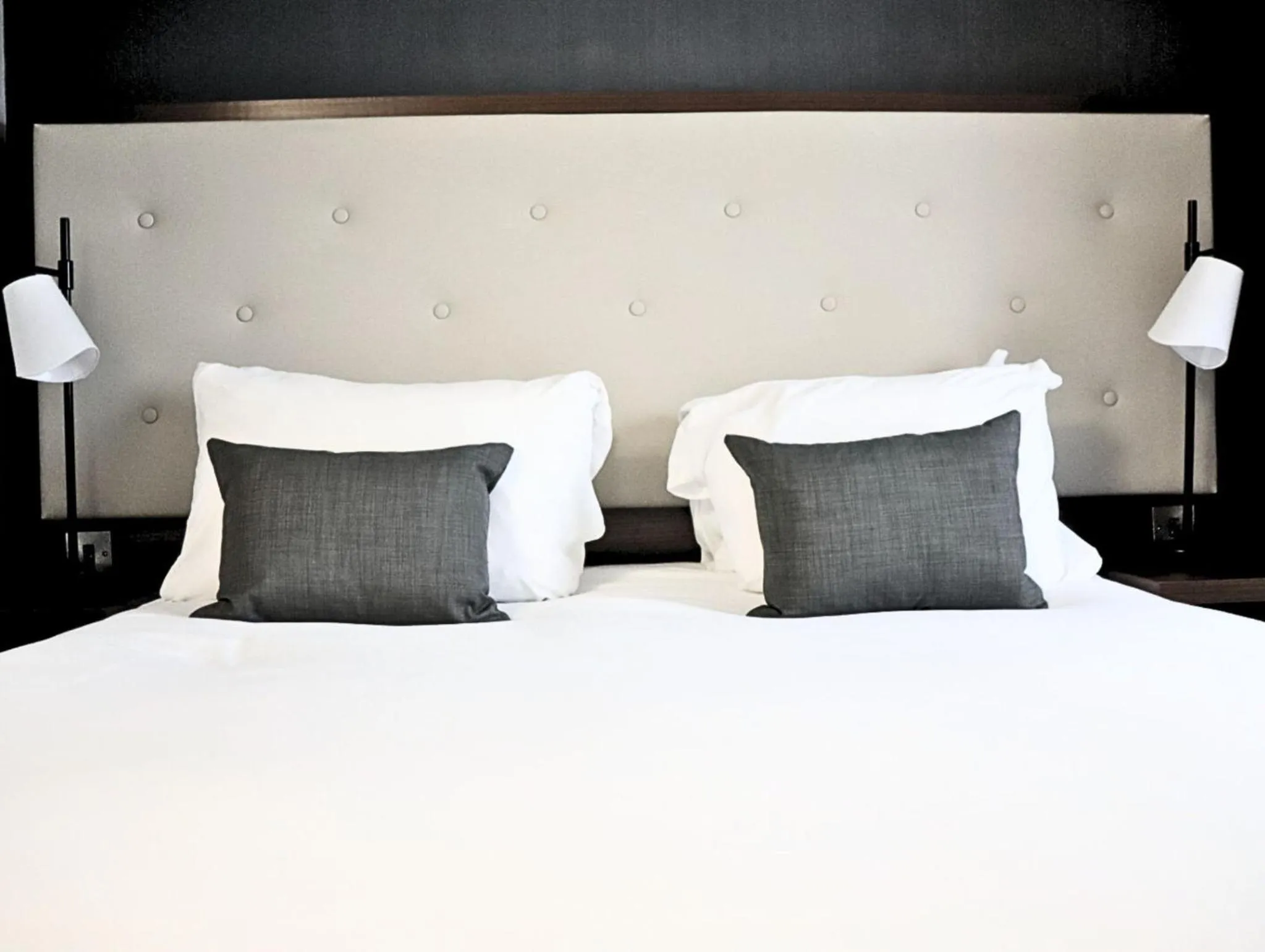 Bedroom, Bed in Garner Hotel Preston Samlesbury by IHG