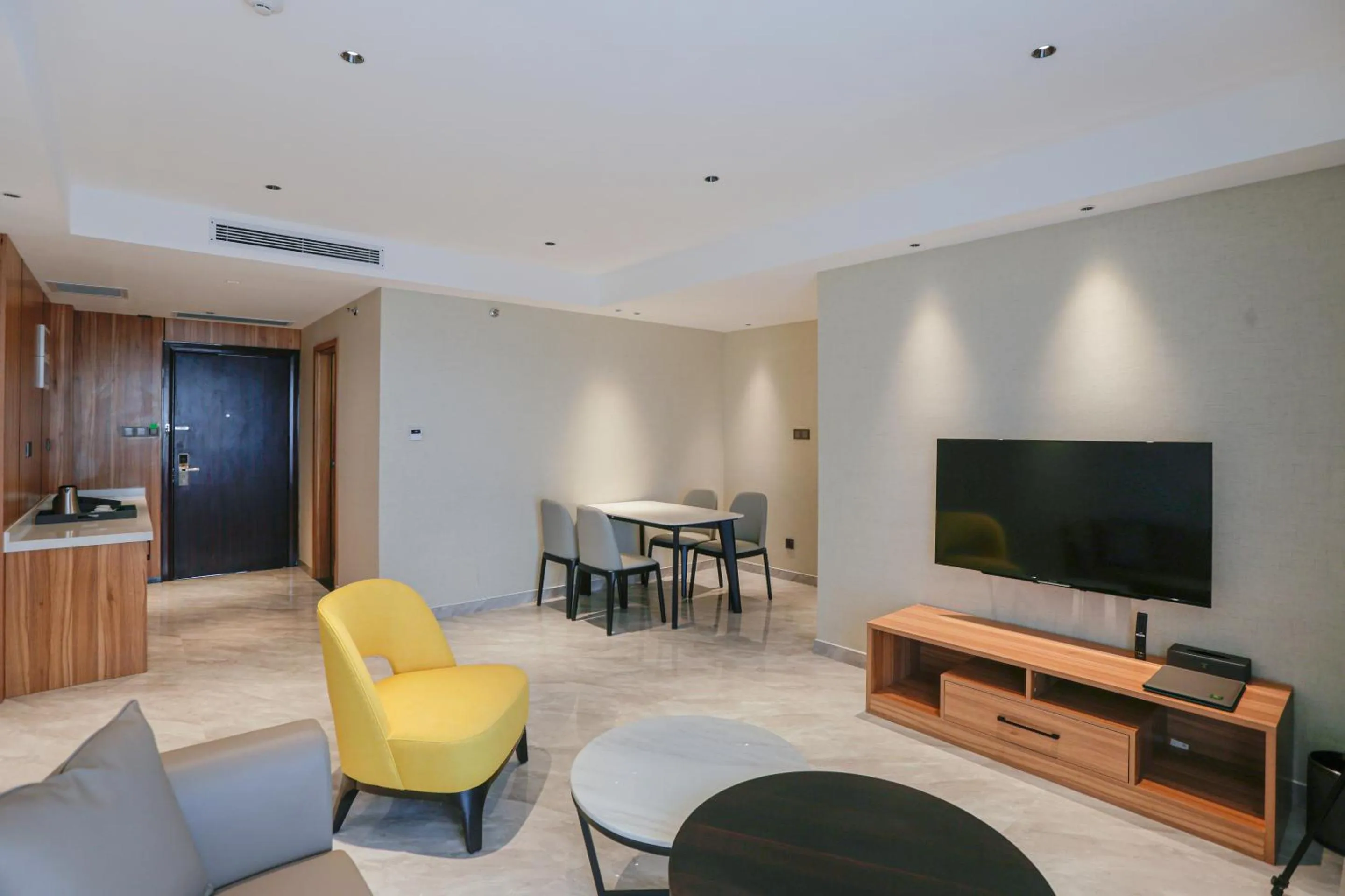 Communal lounge/ TV room in Hotel Casiana & Events Center Tagaytay Managed by HII