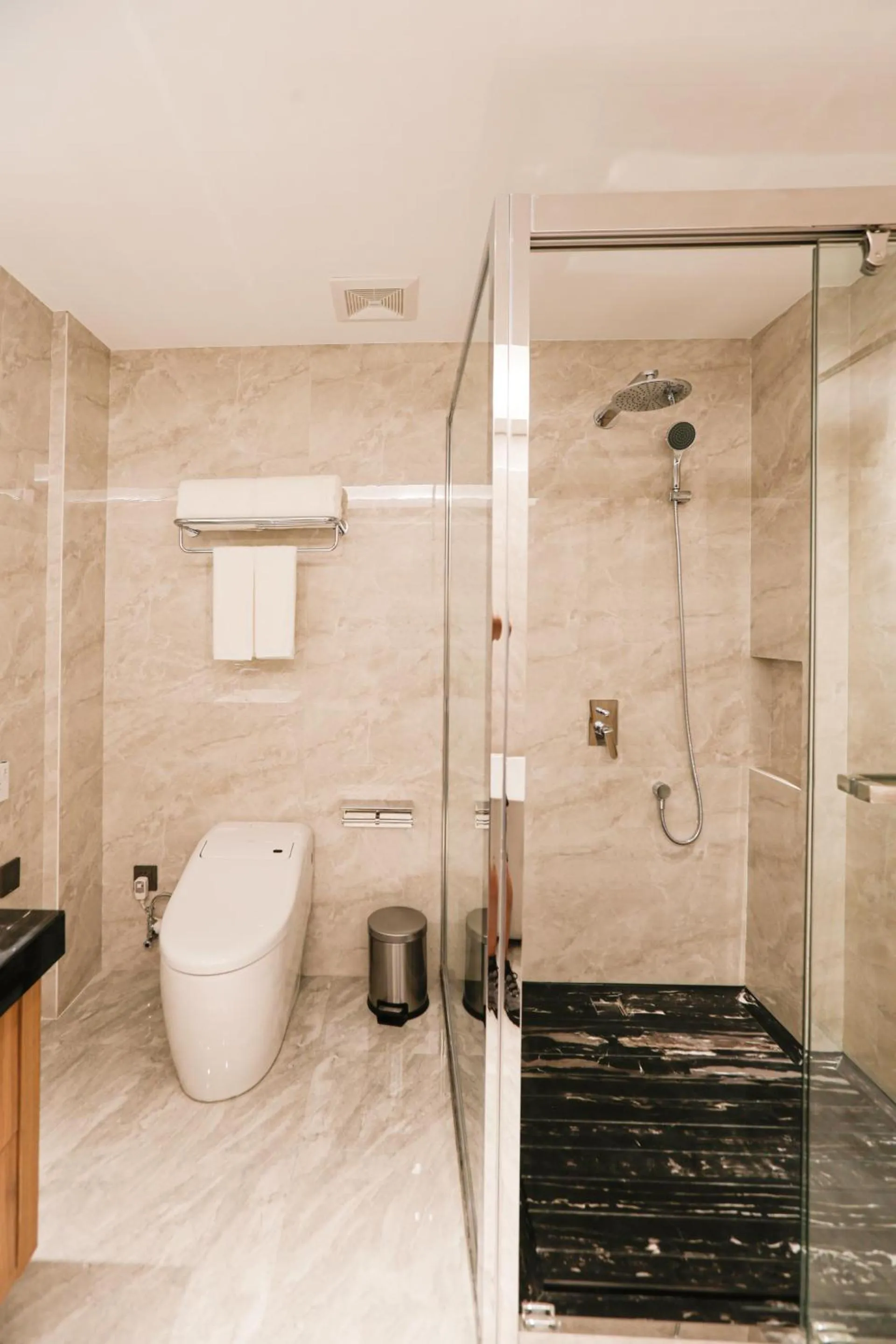 Bathroom in Hotel Casiana & Events Center Tagaytay Managed by HII