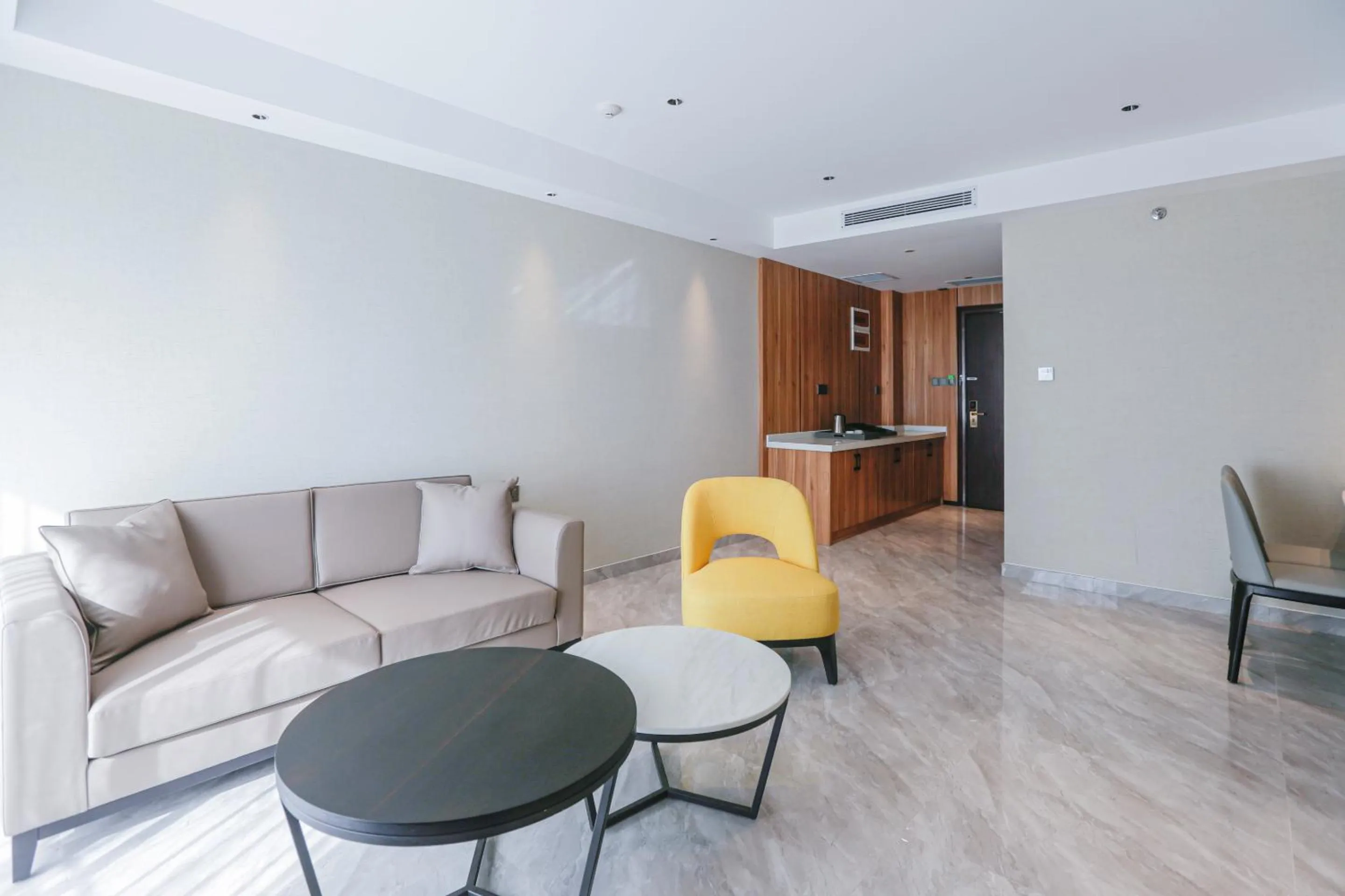 Communal lounge/ TV room in Hotel Casiana & Events Center Tagaytay Managed by HII