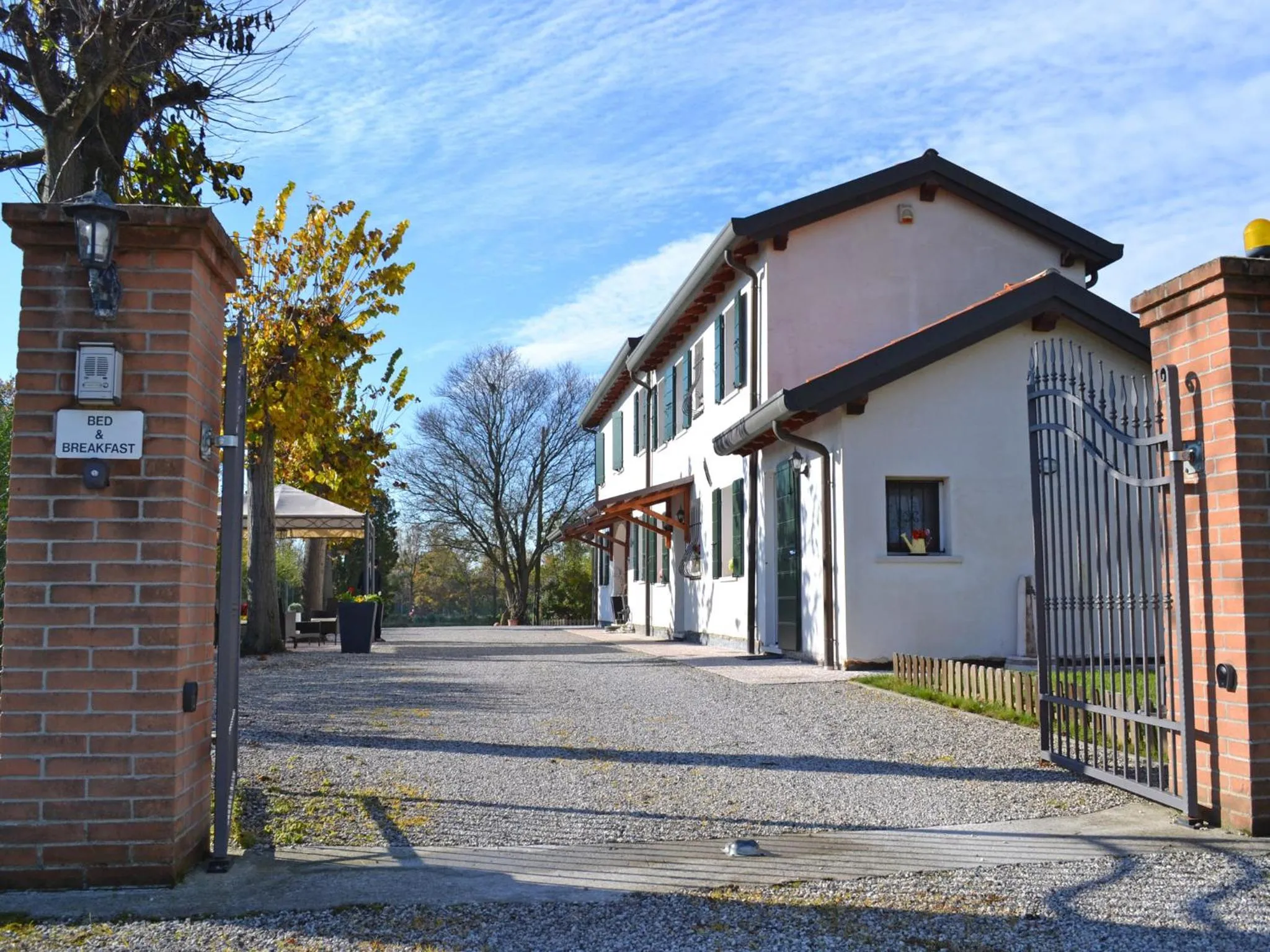 Facade/entrance in La Noghera