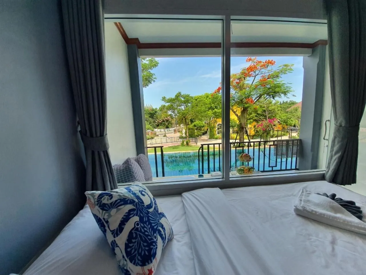 Bed in Seattle Samaesarn Resort