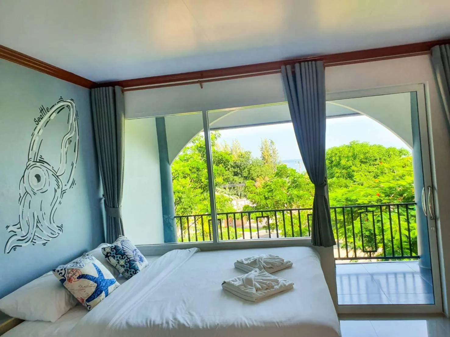 Bed in Seattle Samaesarn Resort