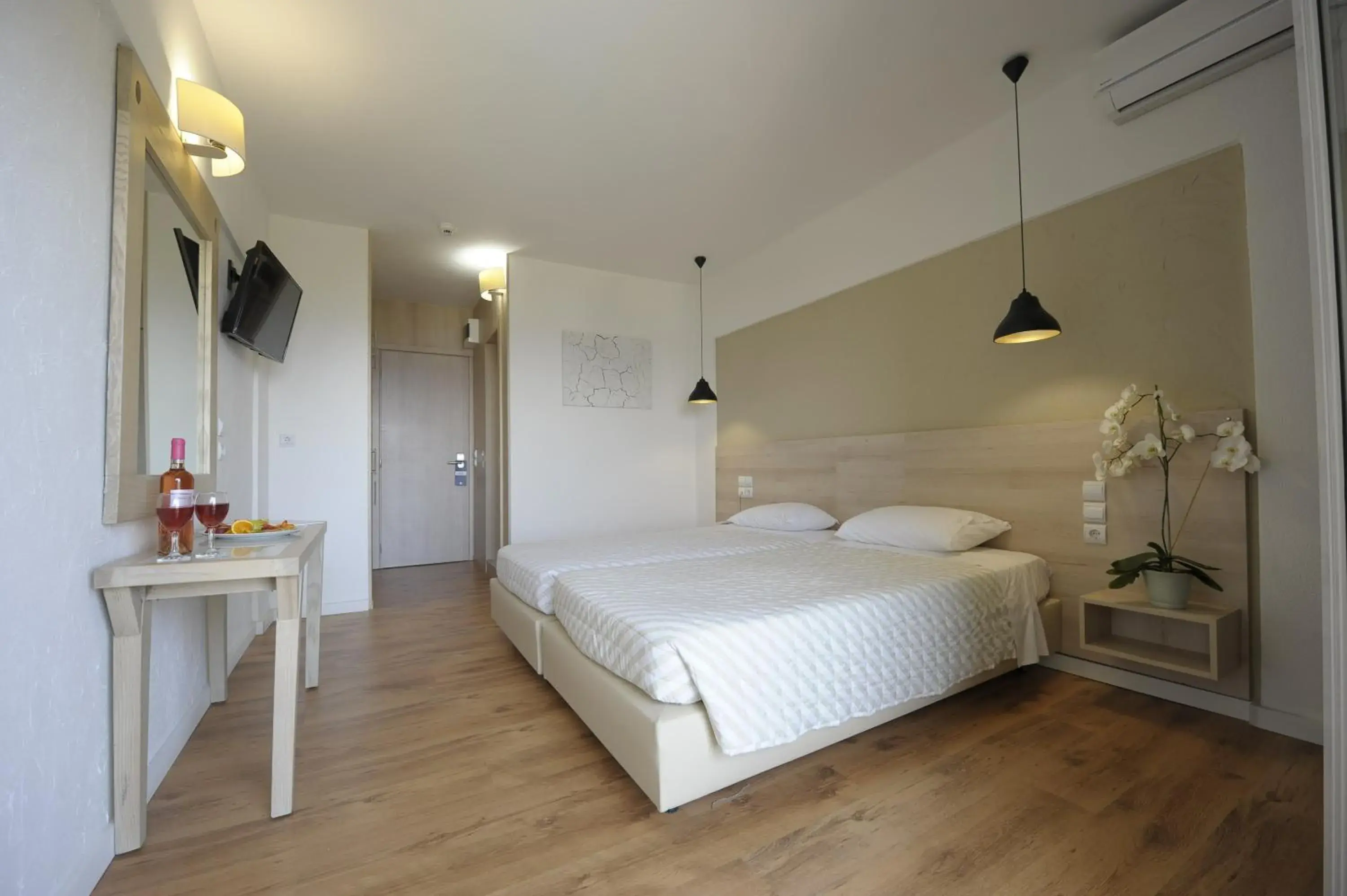 Superior Triple Room with Sea View in Evia Riviera Resort Superior Triple Room with Sea View in Evia Riviera Resort