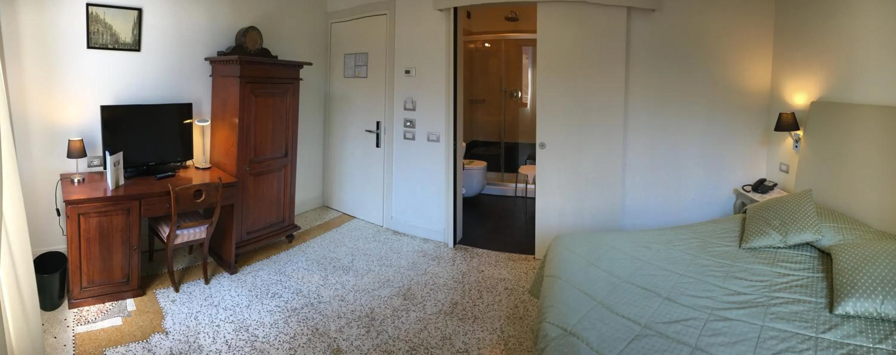 Photo of the whole room, Bed in Hotel Sant'Antonin