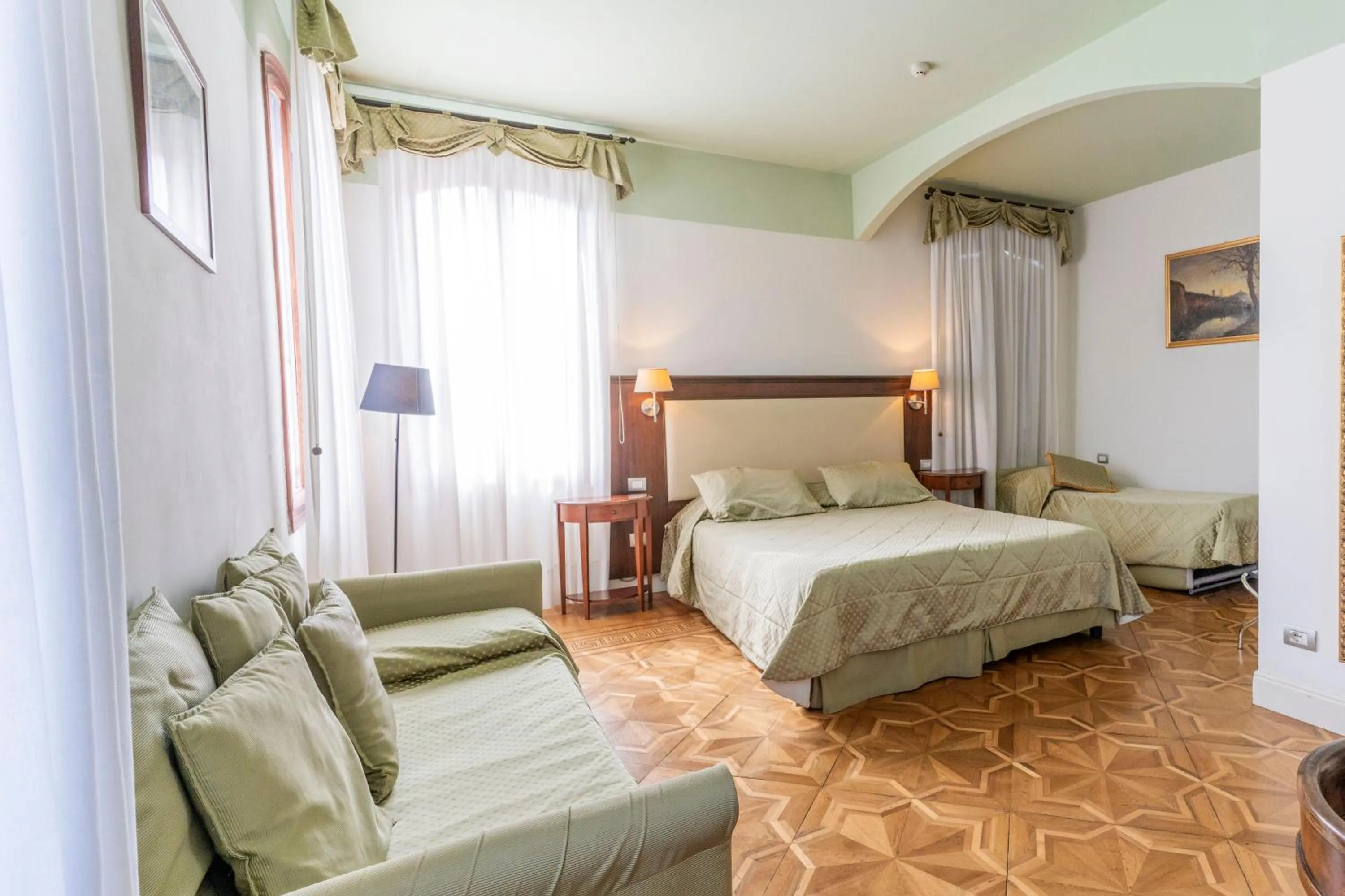 Photo of the whole room, Bed in Hotel Sant'Antonin