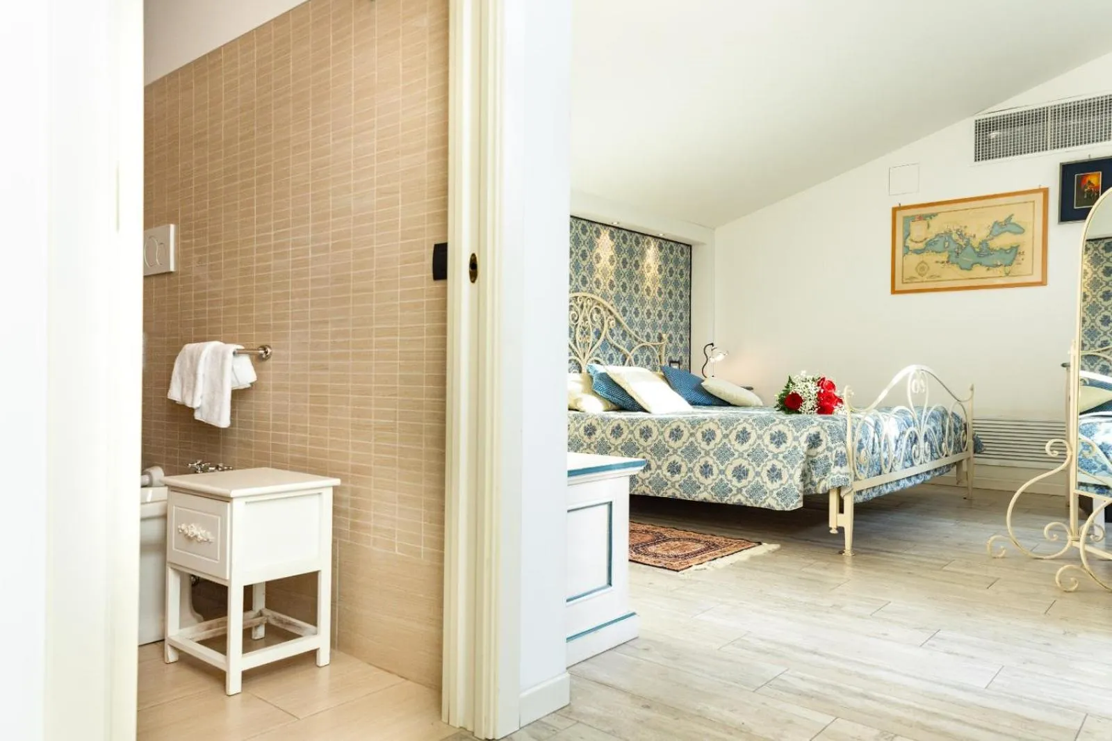 Photo of the whole room, Bed in Hotel Sant'Antonin