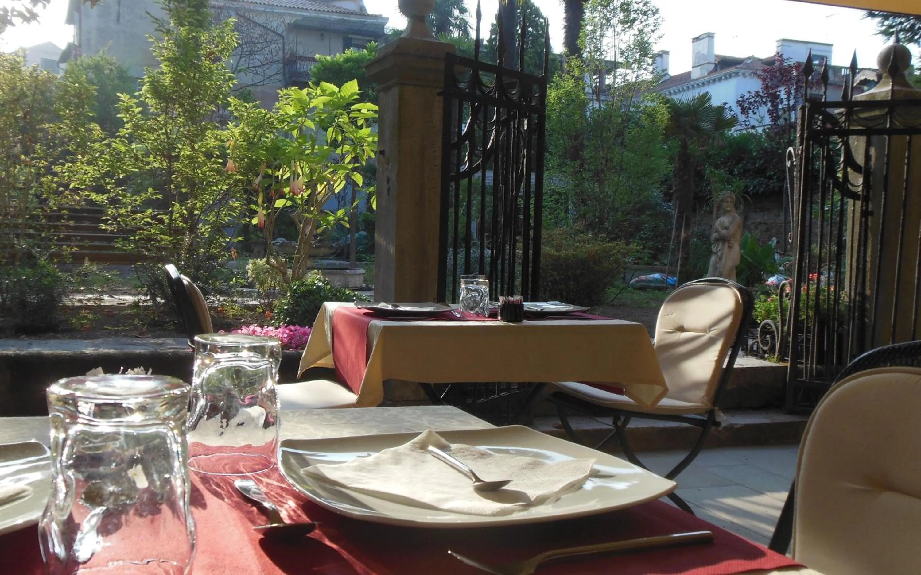 Restaurant/places to eat in Hotel Sant'Antonin