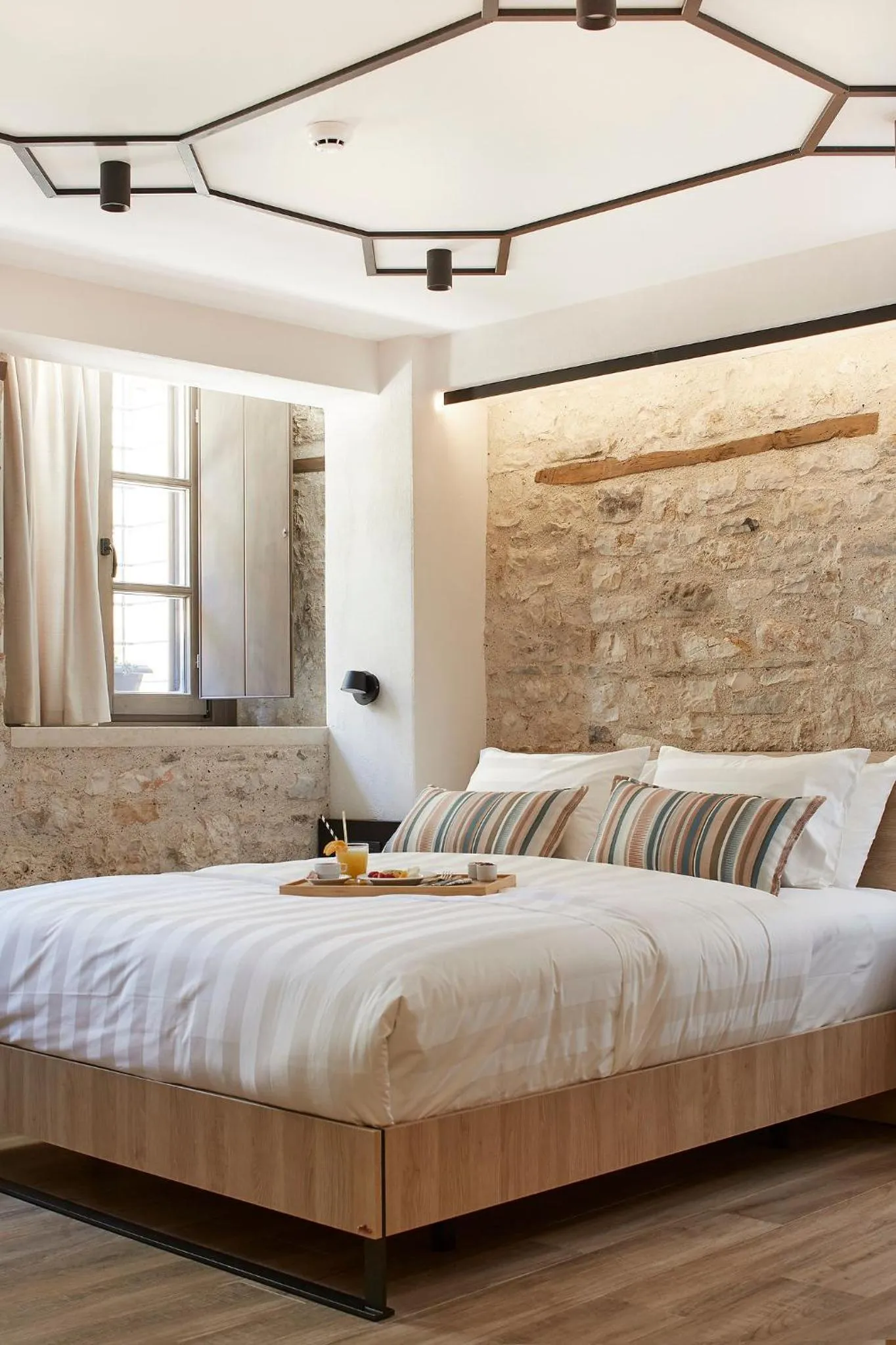 Photo of the whole room, Bed in IALNA Boutique Hotel